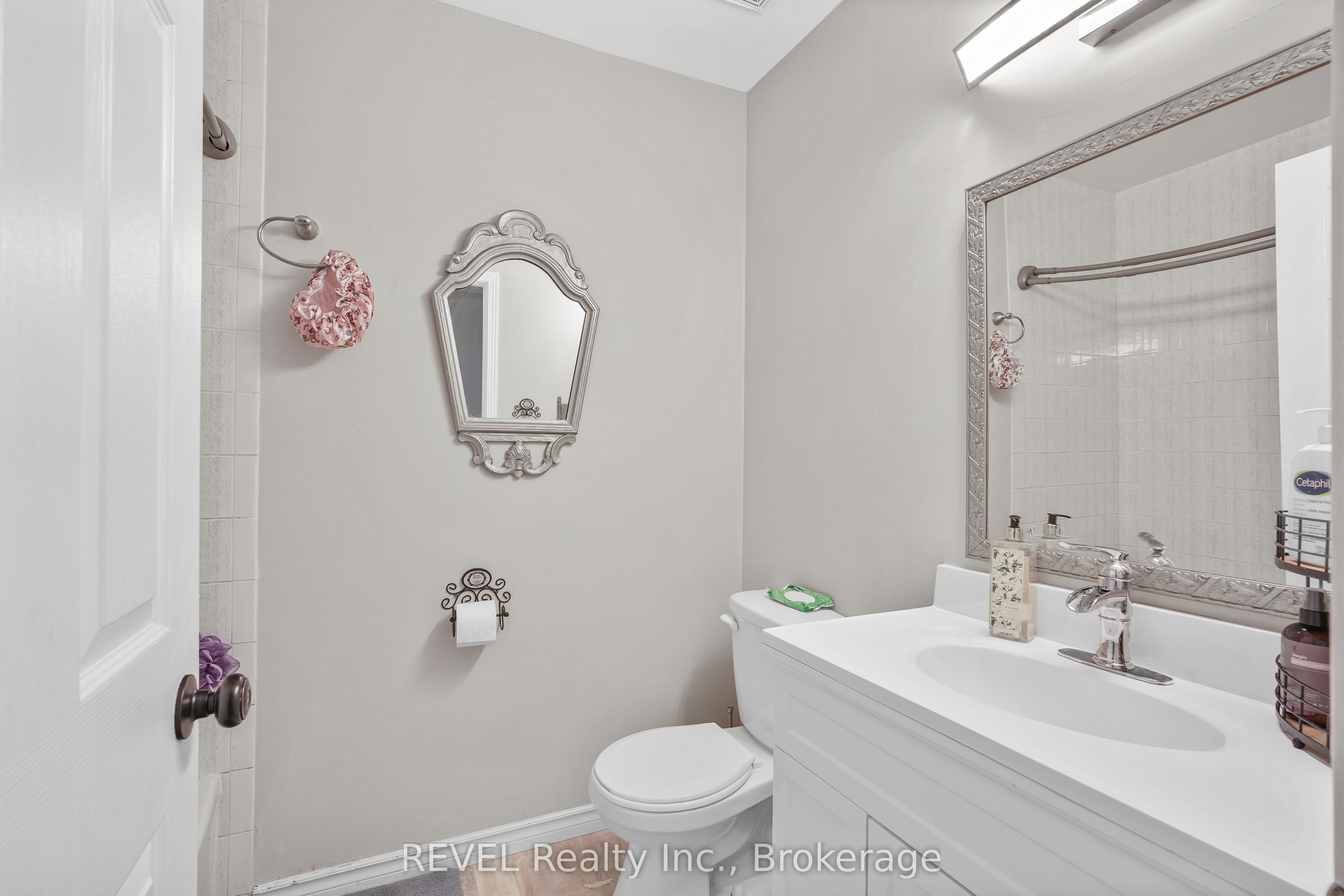65 Dorchester Boulevard 80 Property Photo 18