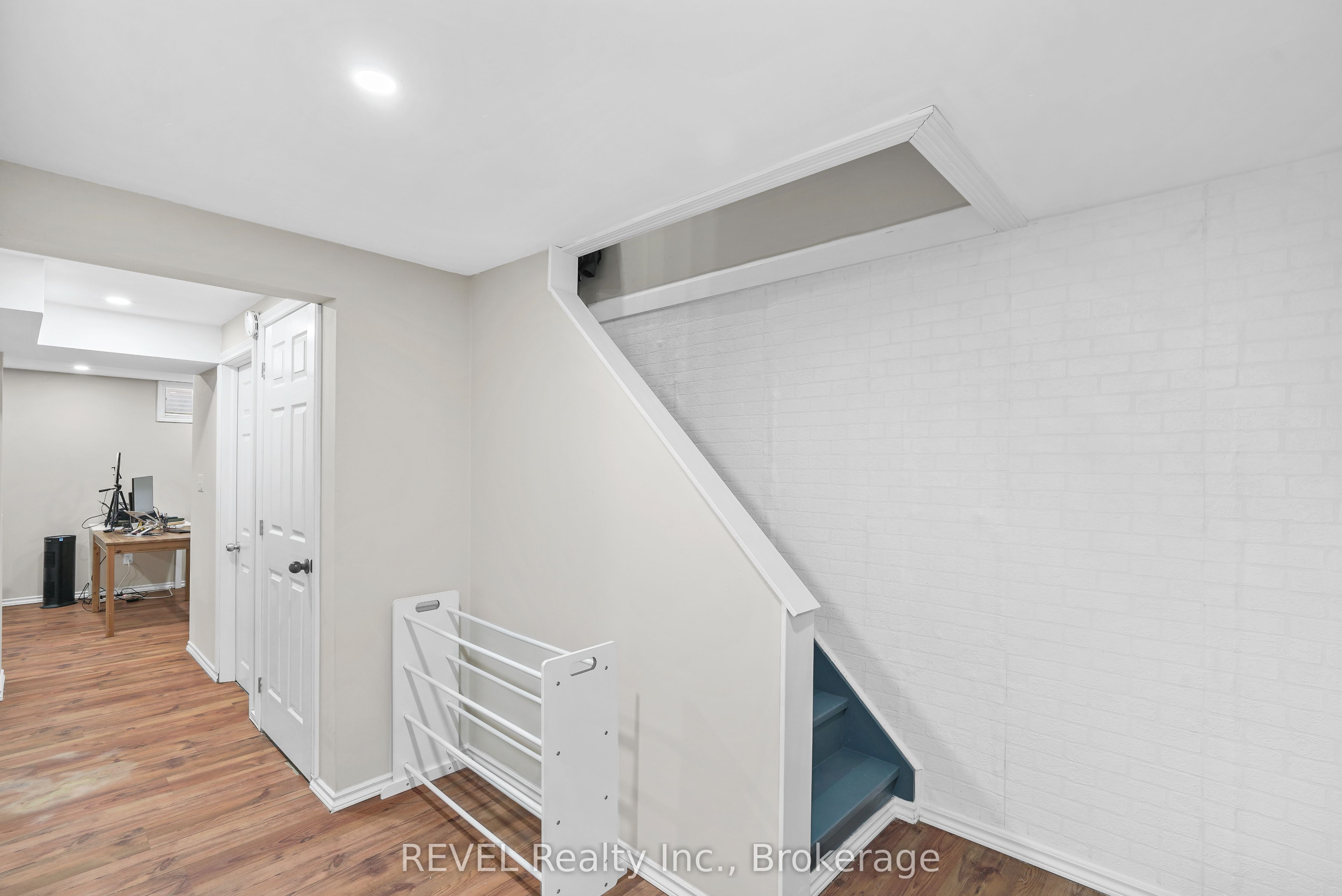 65 Dorchester Boulevard 80 Property Photo 22