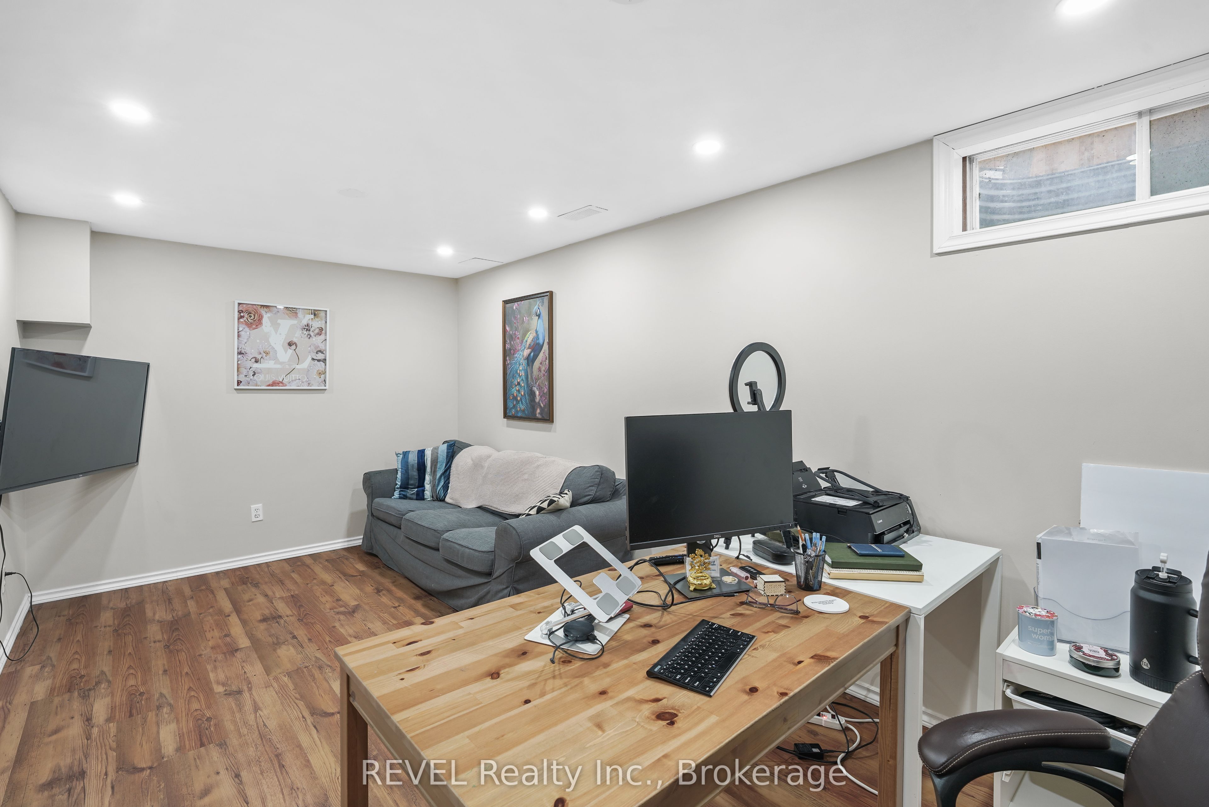 65 Dorchester Boulevard 80 Property Photo 25