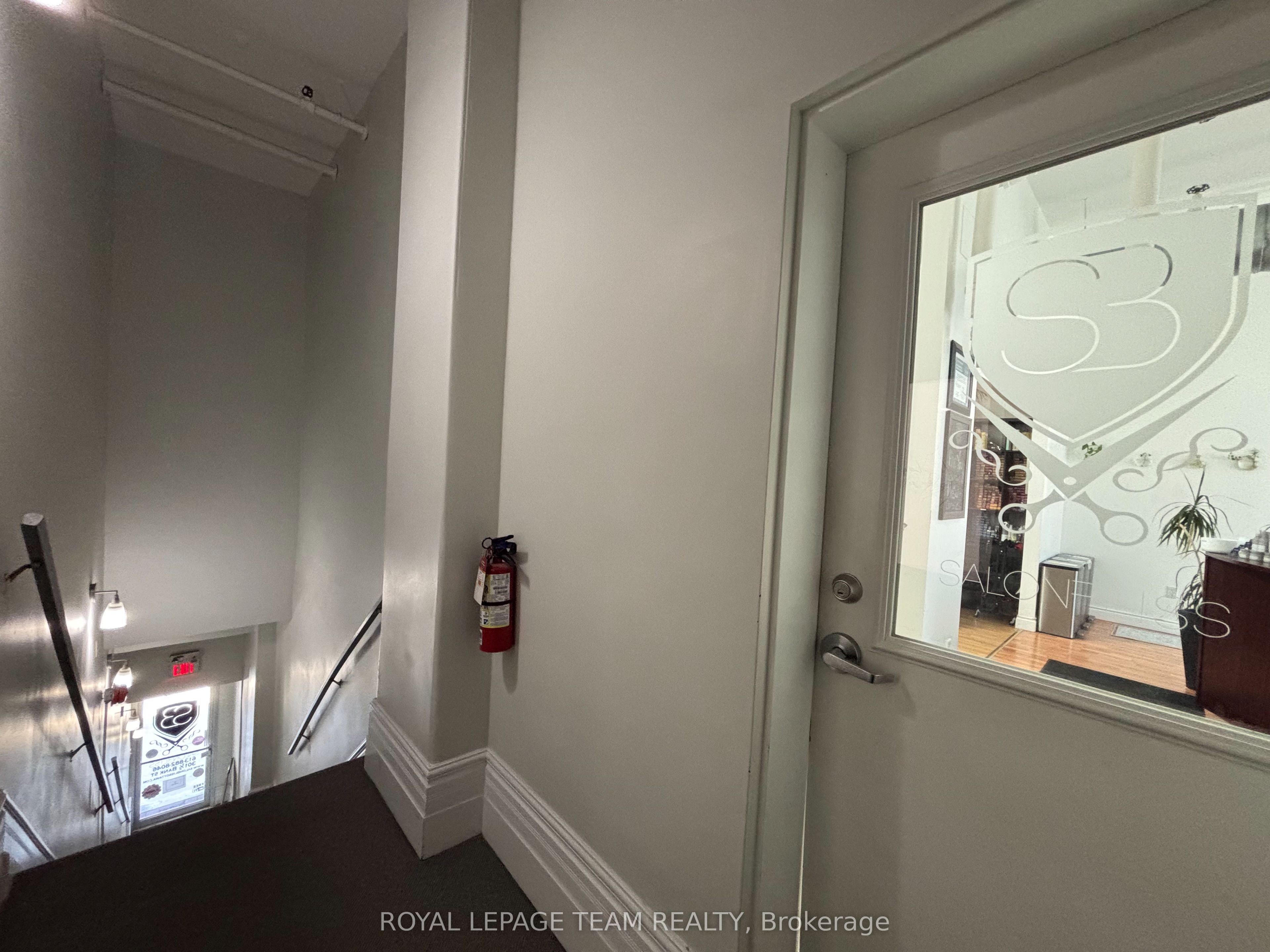301 Bank Street Property Photo 3