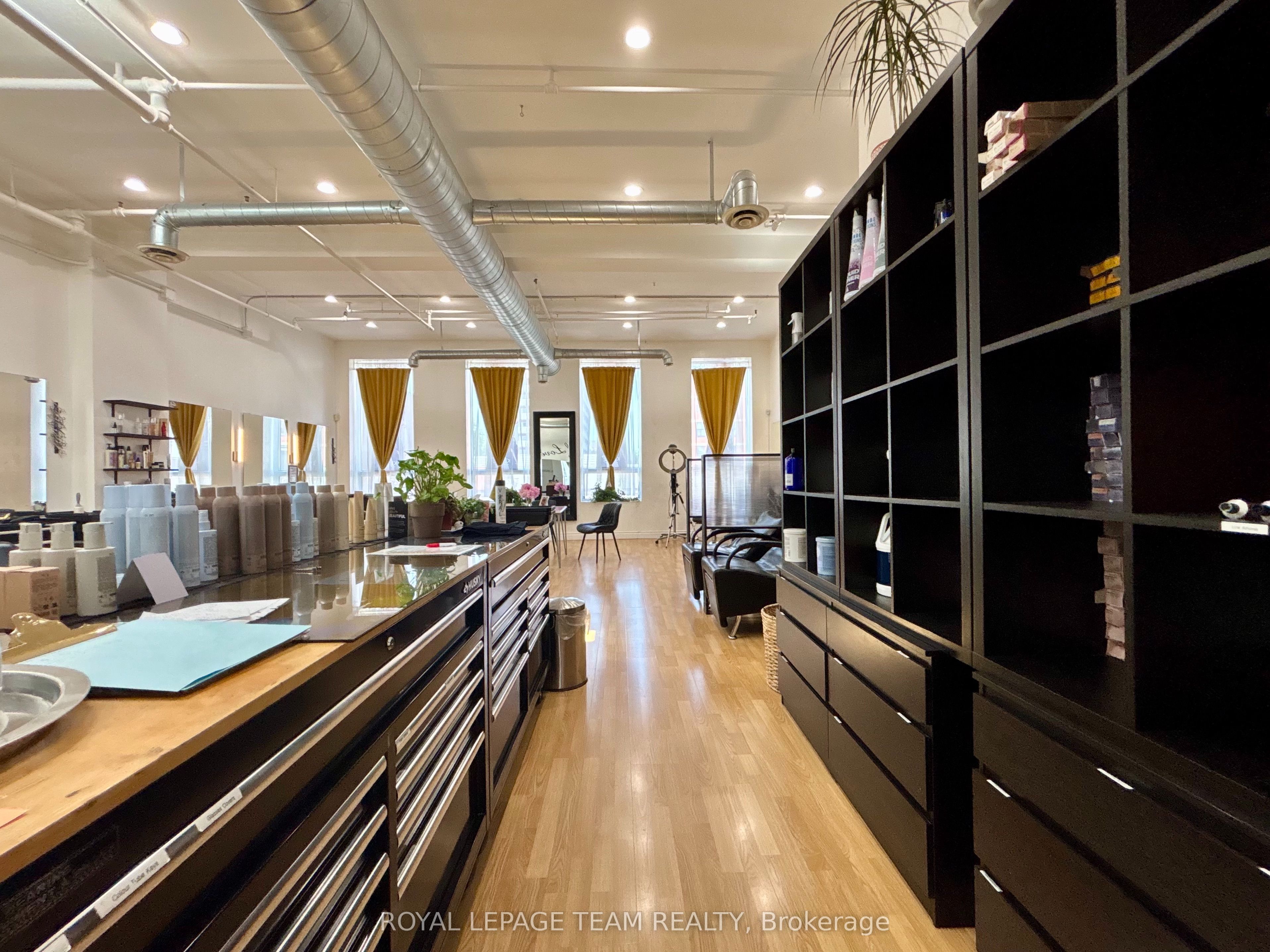 301 Bank Street Property Photo 10
