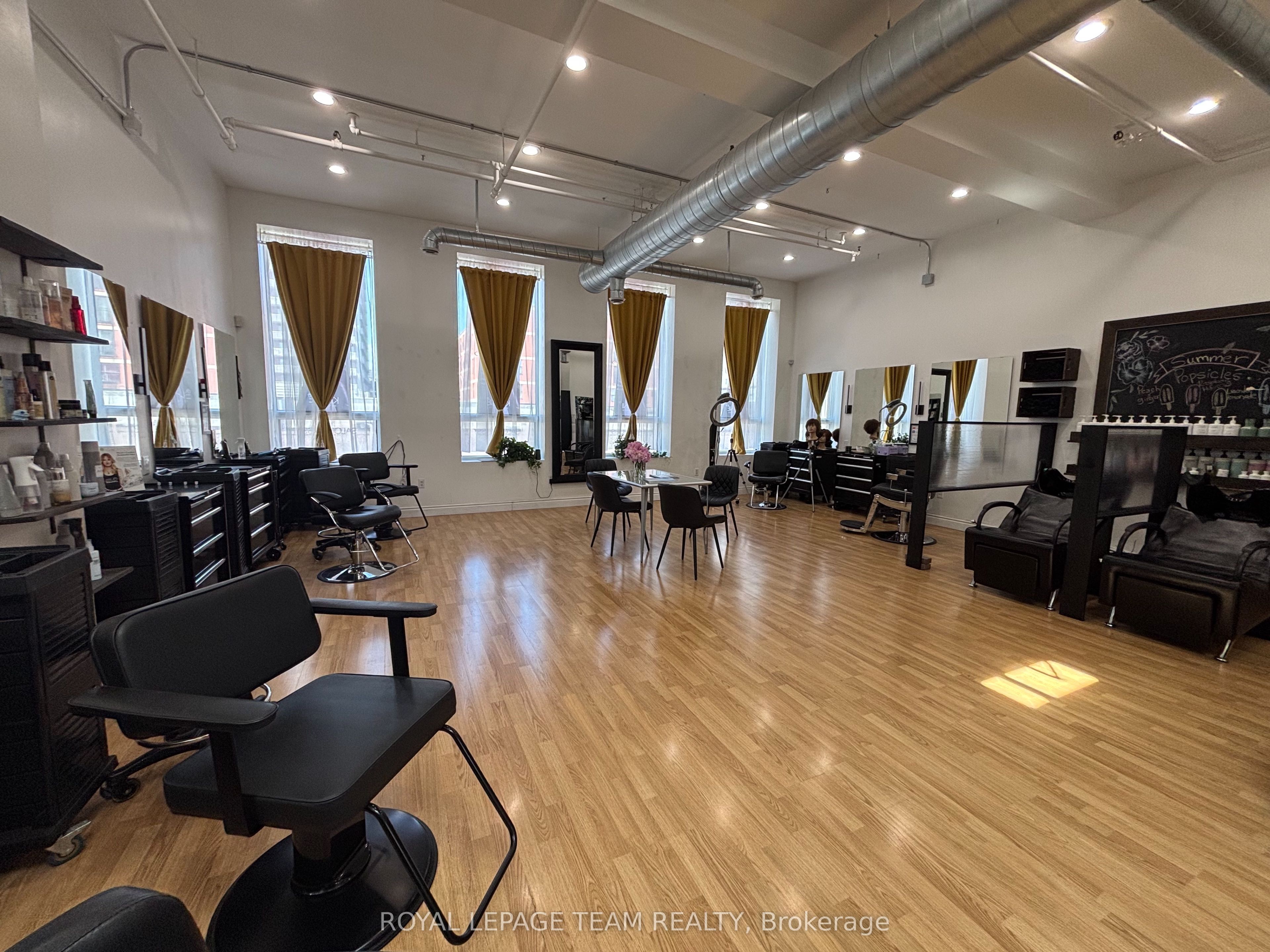 301 Bank Street Property Photo 11