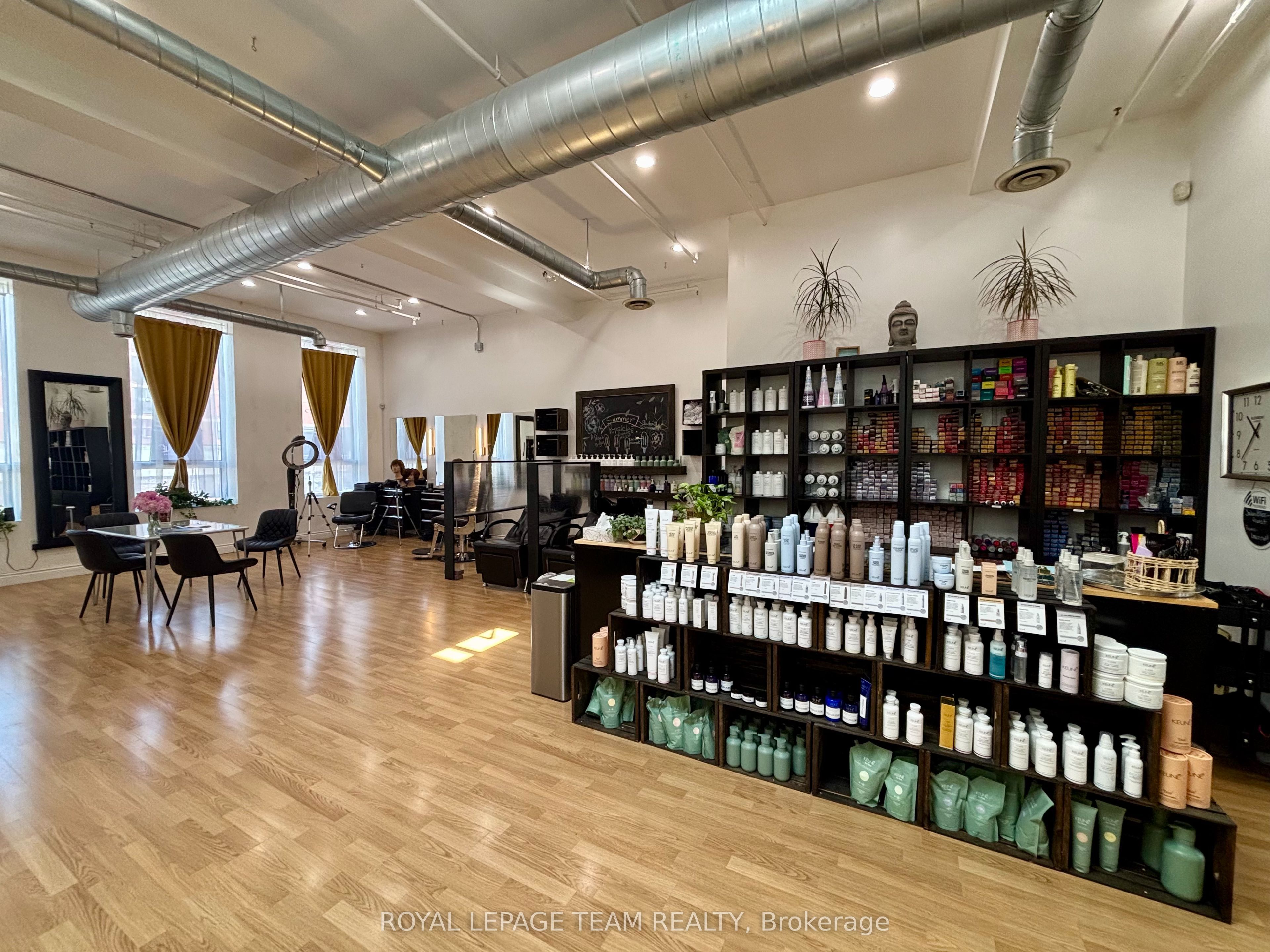301 Bank Street Property Photo 13