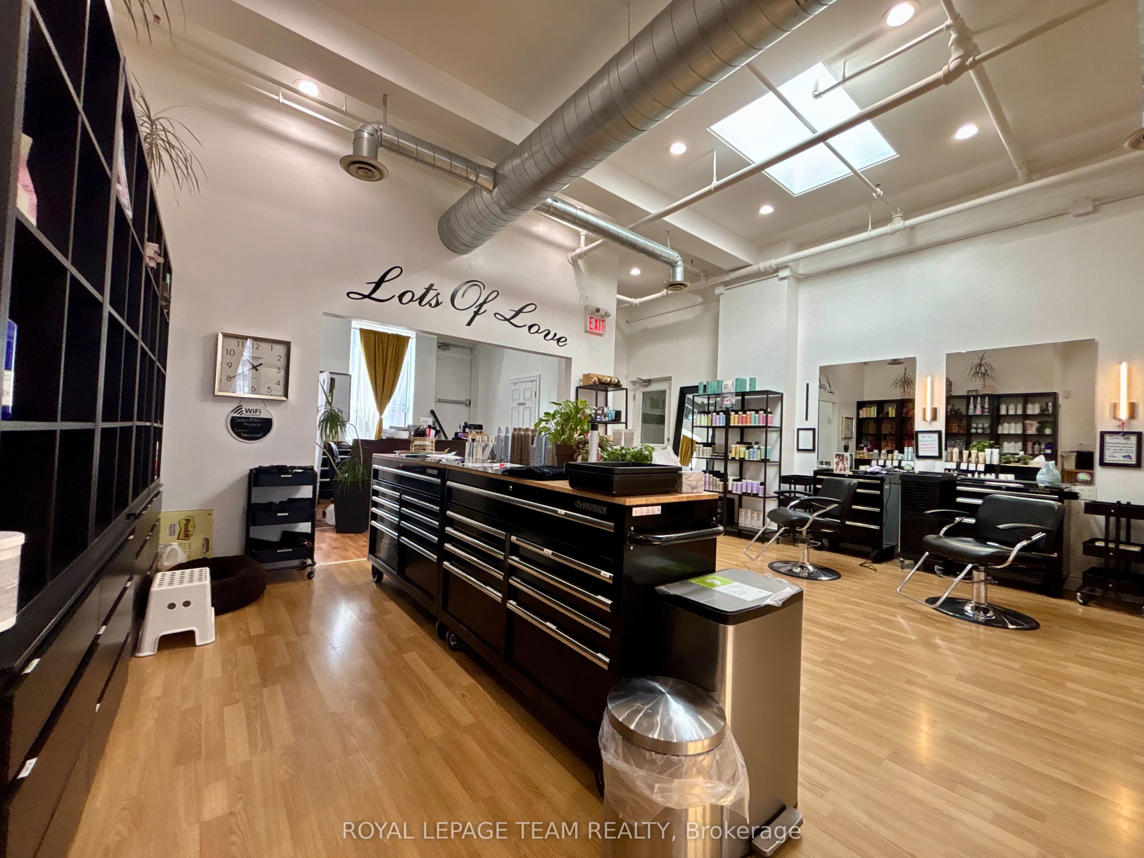 301 Bank Street Property Photo 14