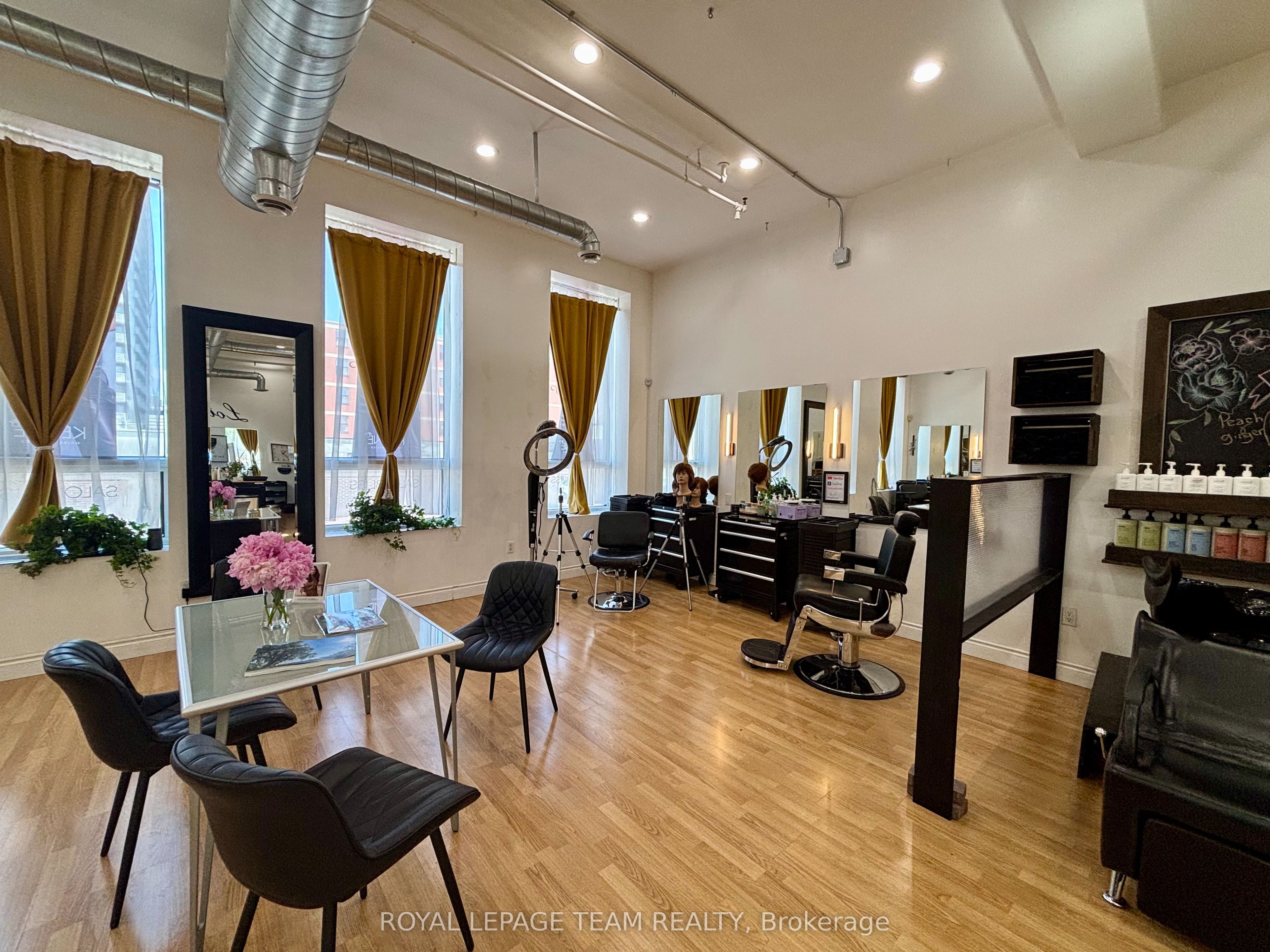 301 Bank Street Property Photo 15