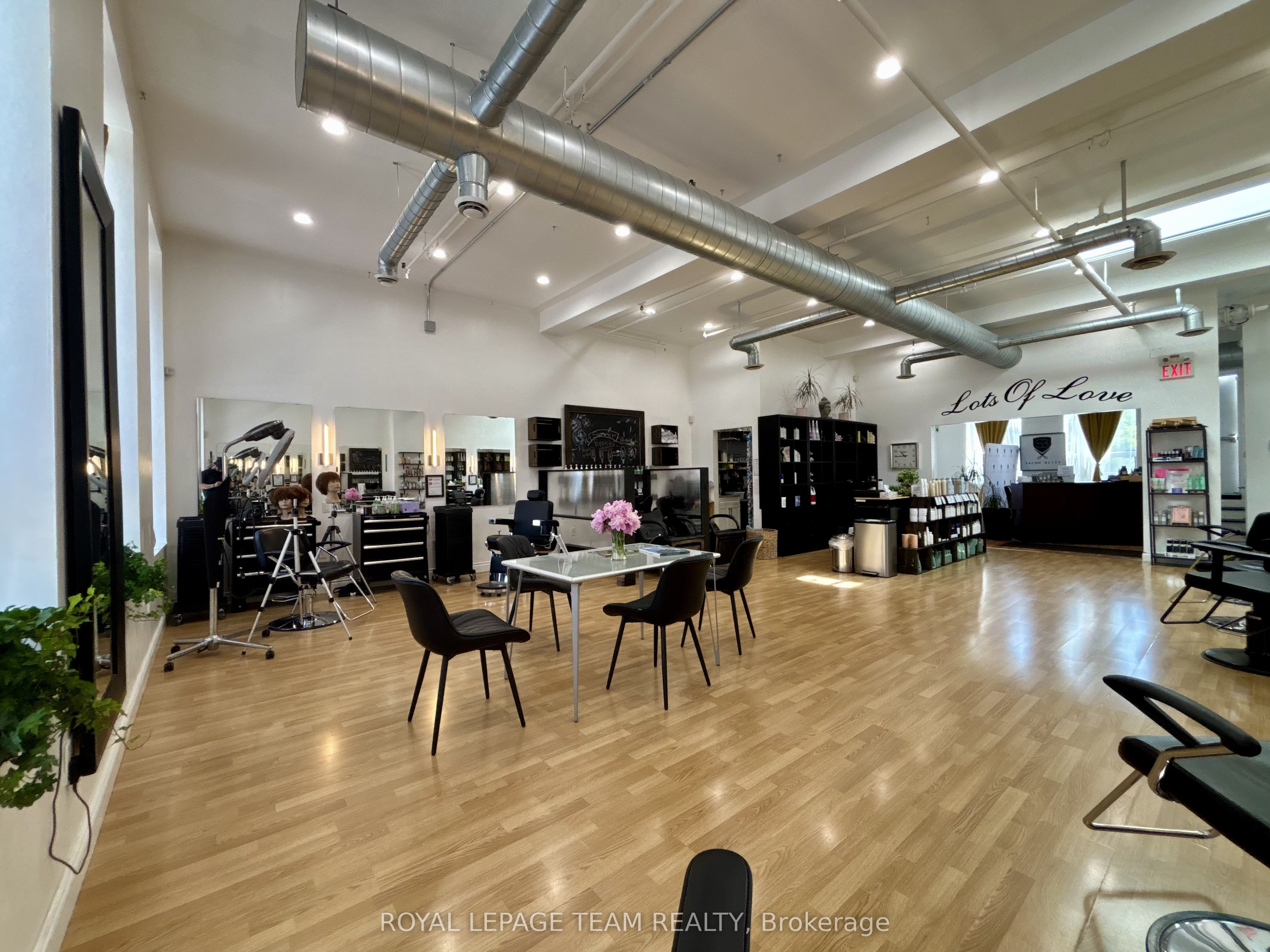 301 Bank Street Property Photo 19