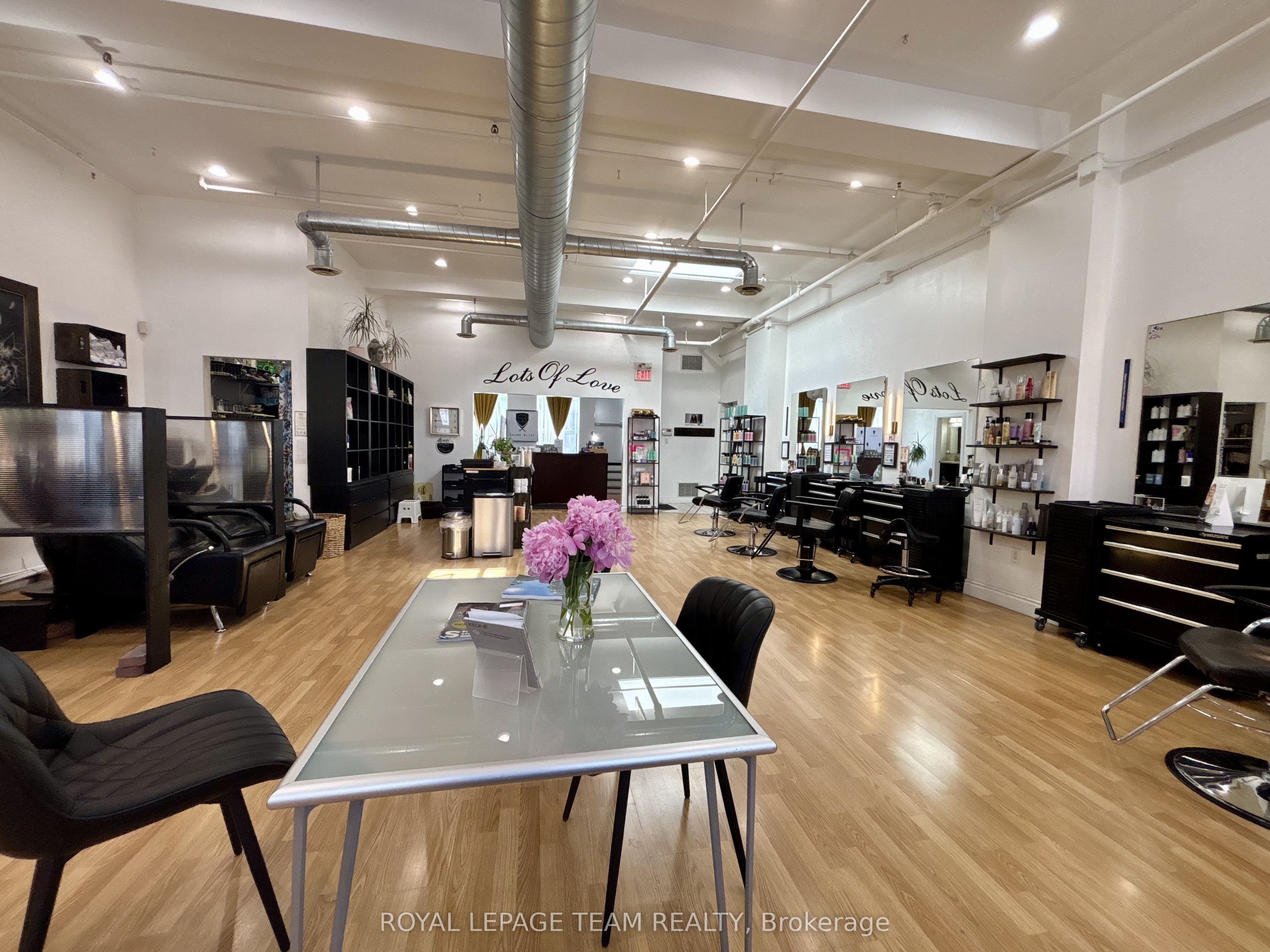 301 Bank Street Property Photo 20