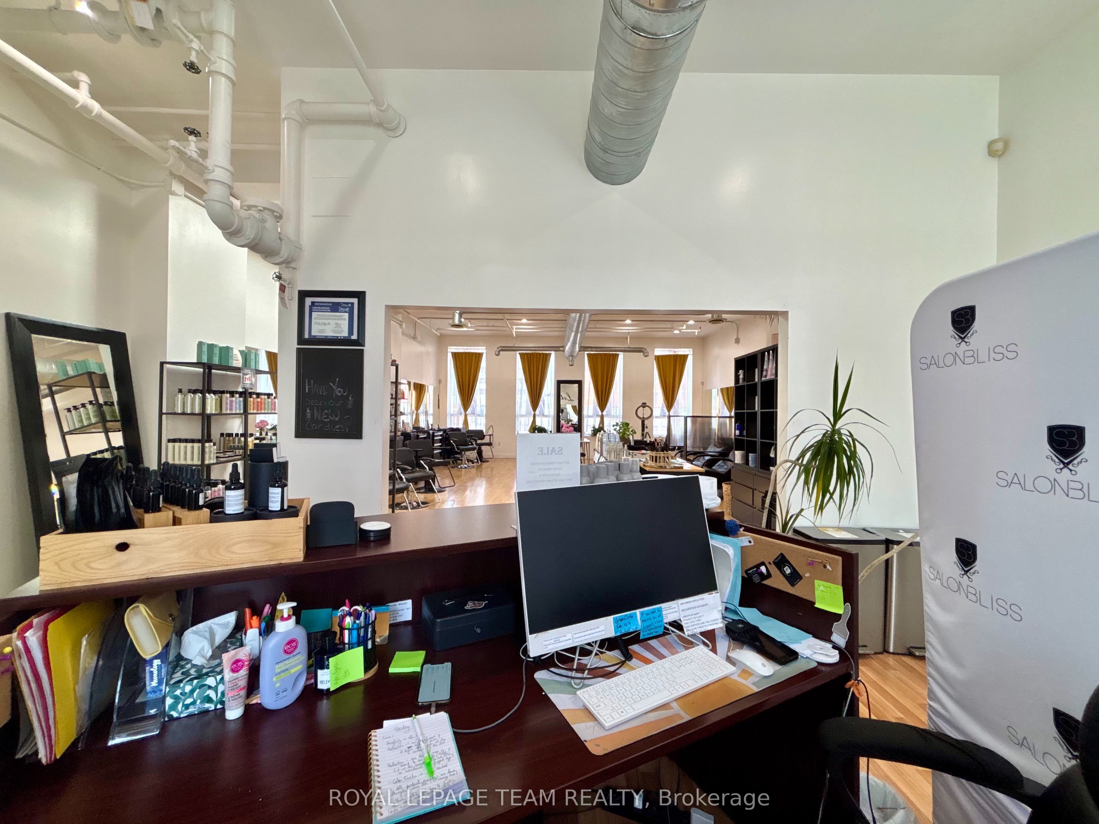 301 Bank Street Property Photo 22