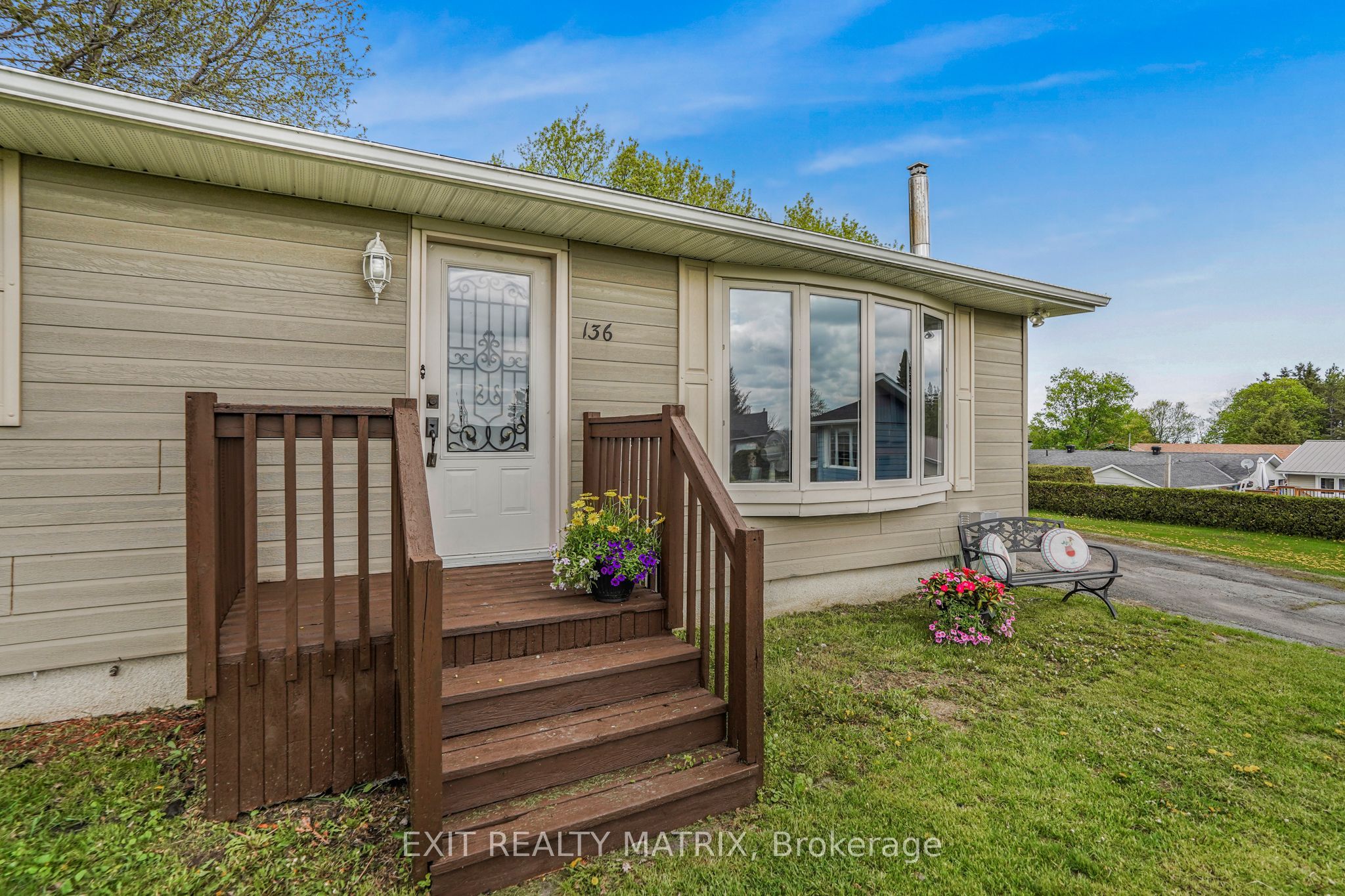 136 Martel Crescent Property Photo 3