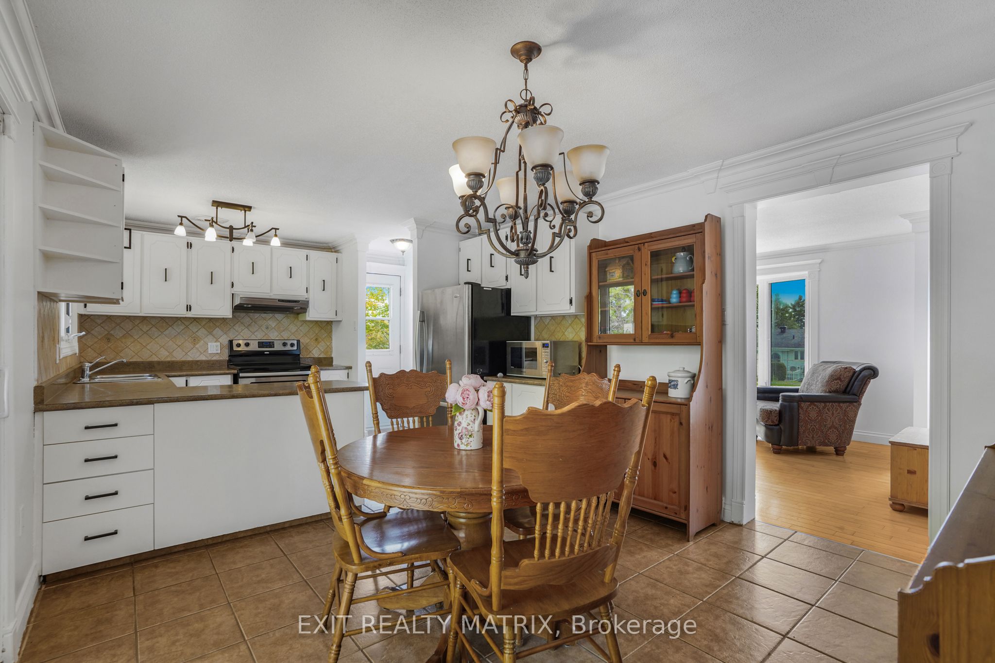 136 Martel Crescent Property Photo 7