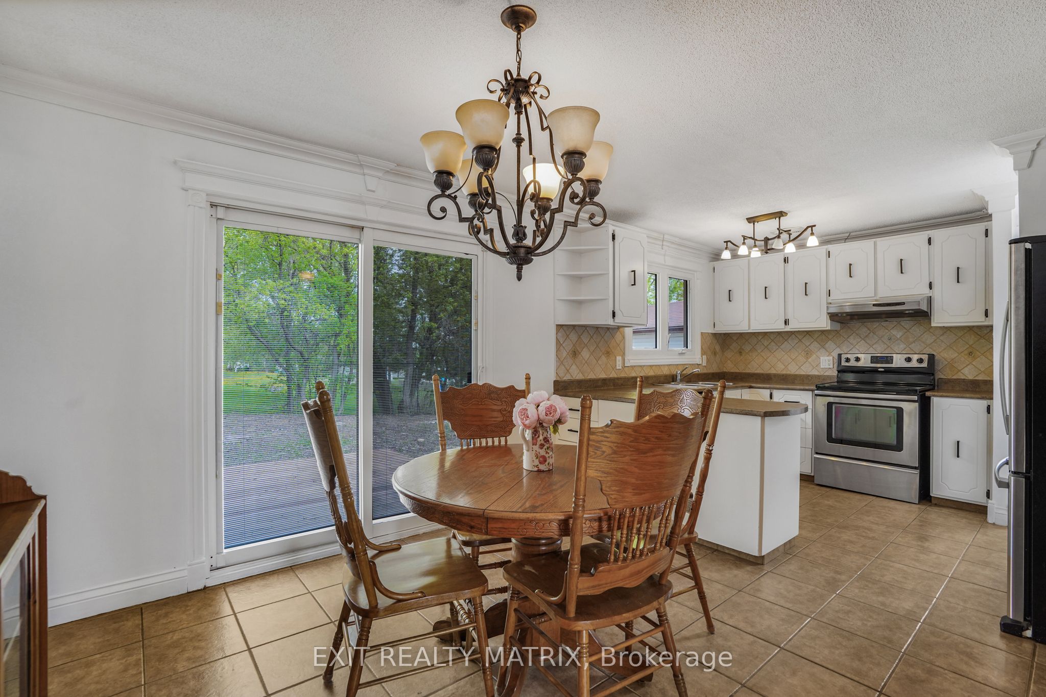 136 Martel Crescent Property Photo 8