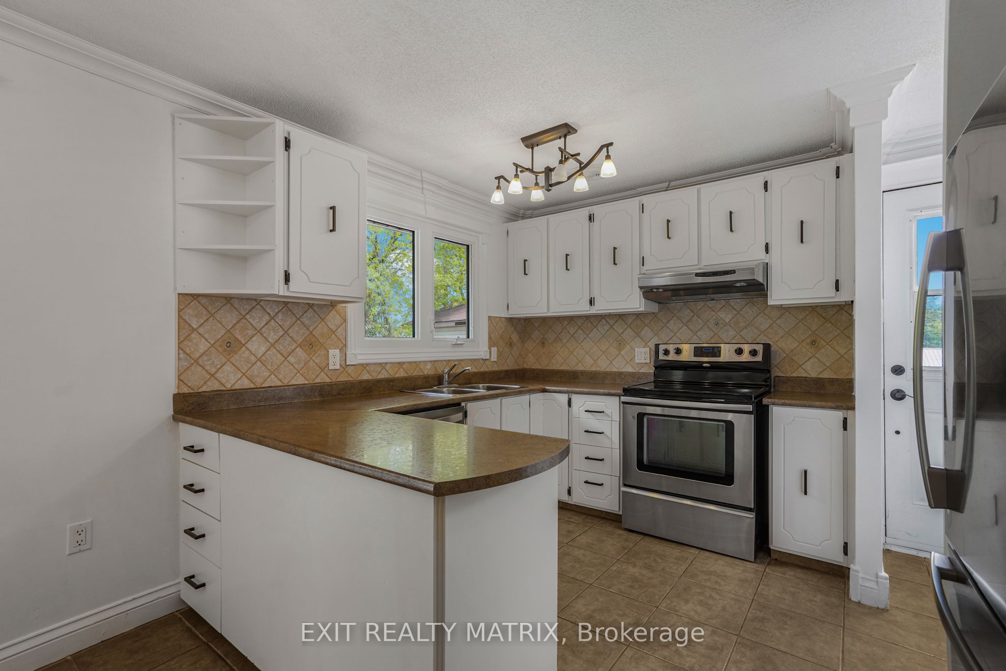 136 Martel Crescent Property Photo 11