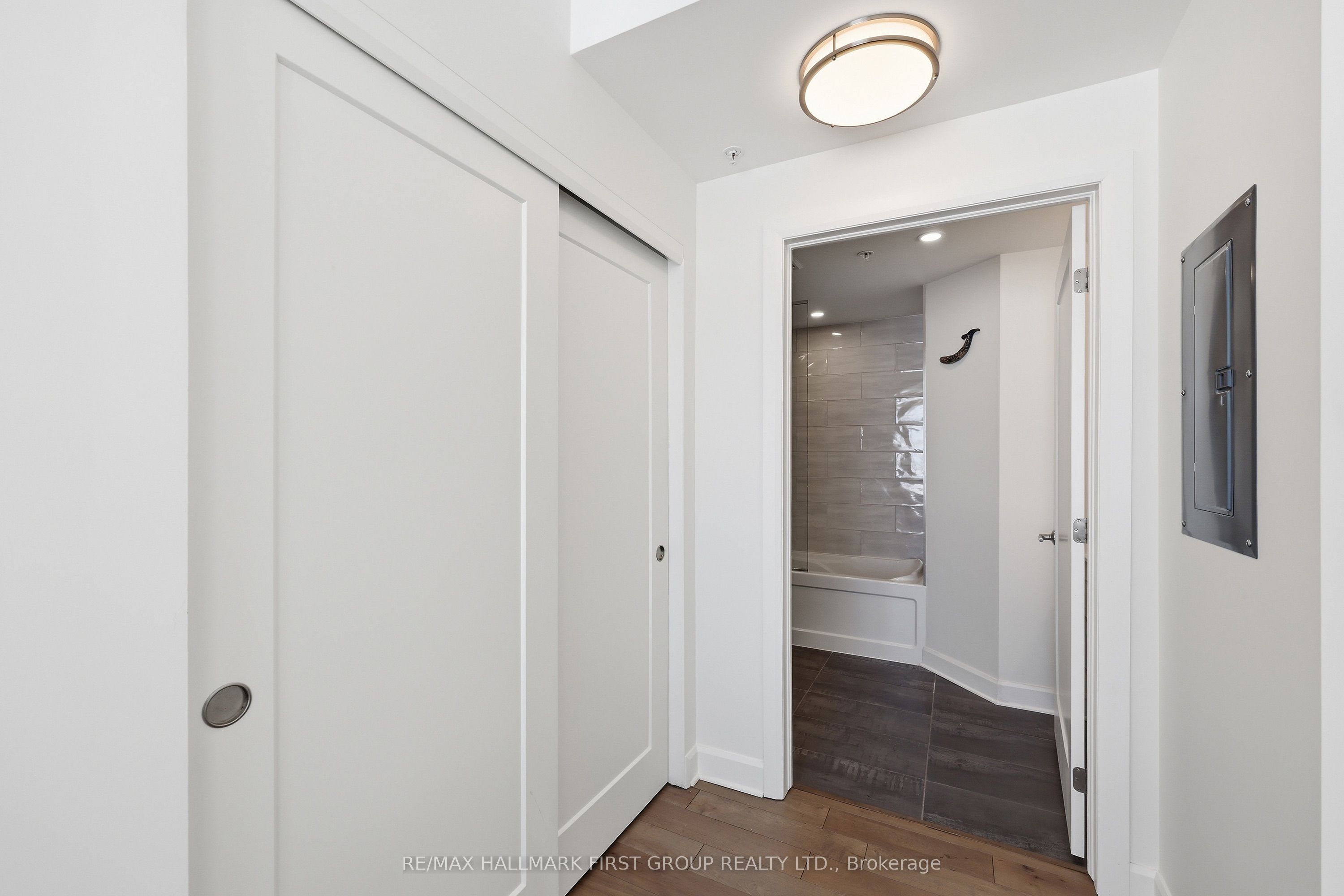 129b South Street 318 Property Photo 18