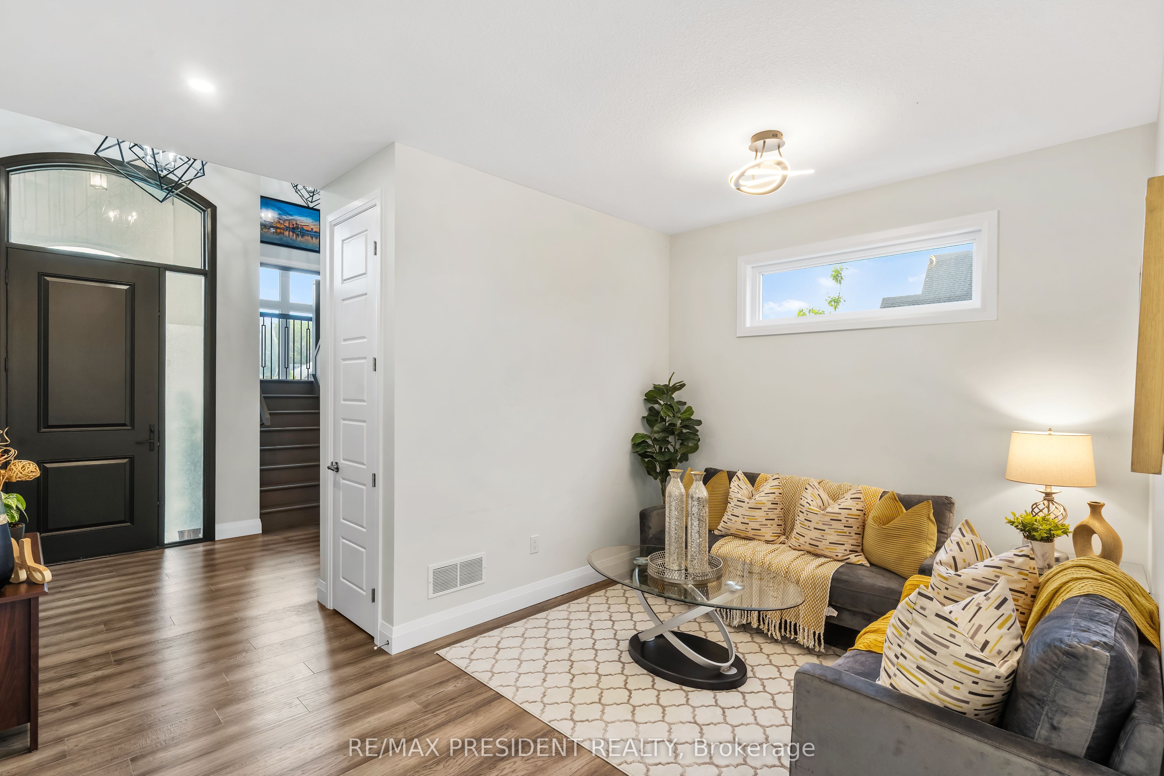 191 Foxborough Place Property Photo 11