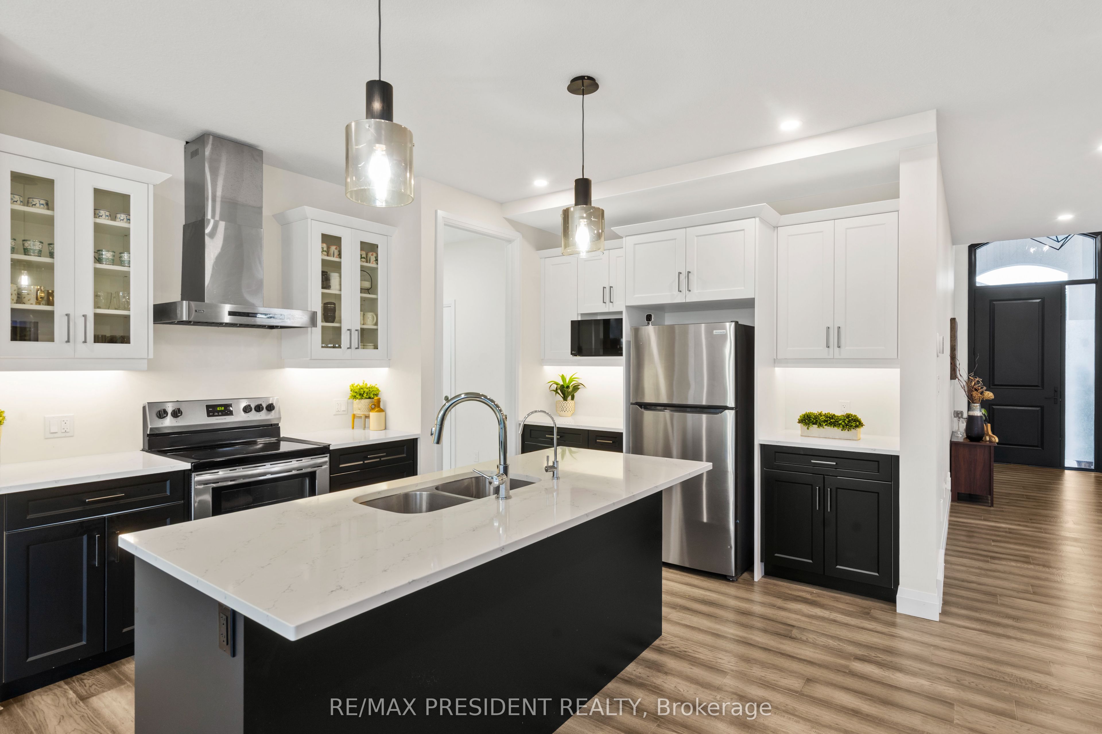 191 Foxborough Place Property Photo 16