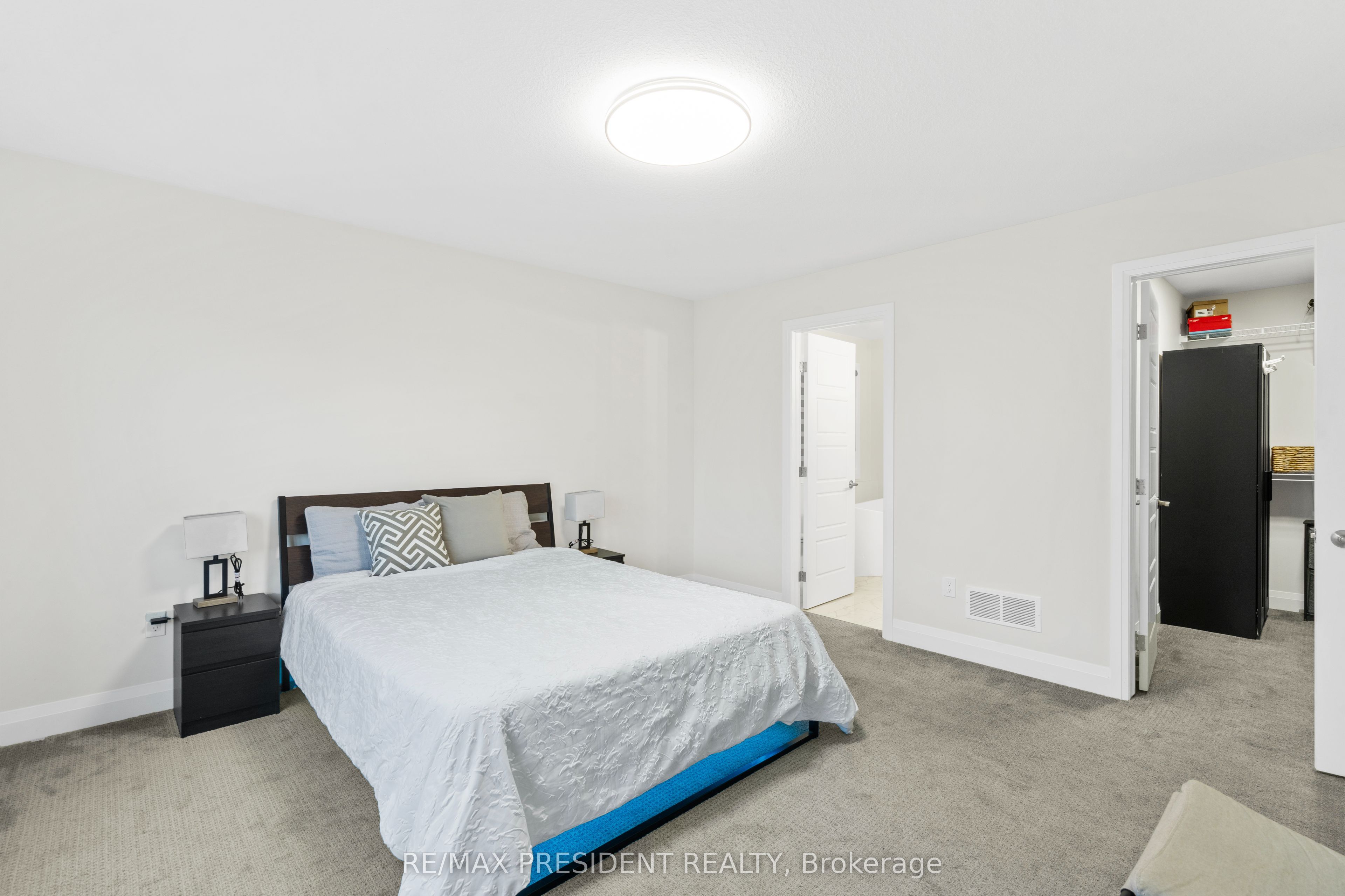 191 Foxborough Place Property Photo 26