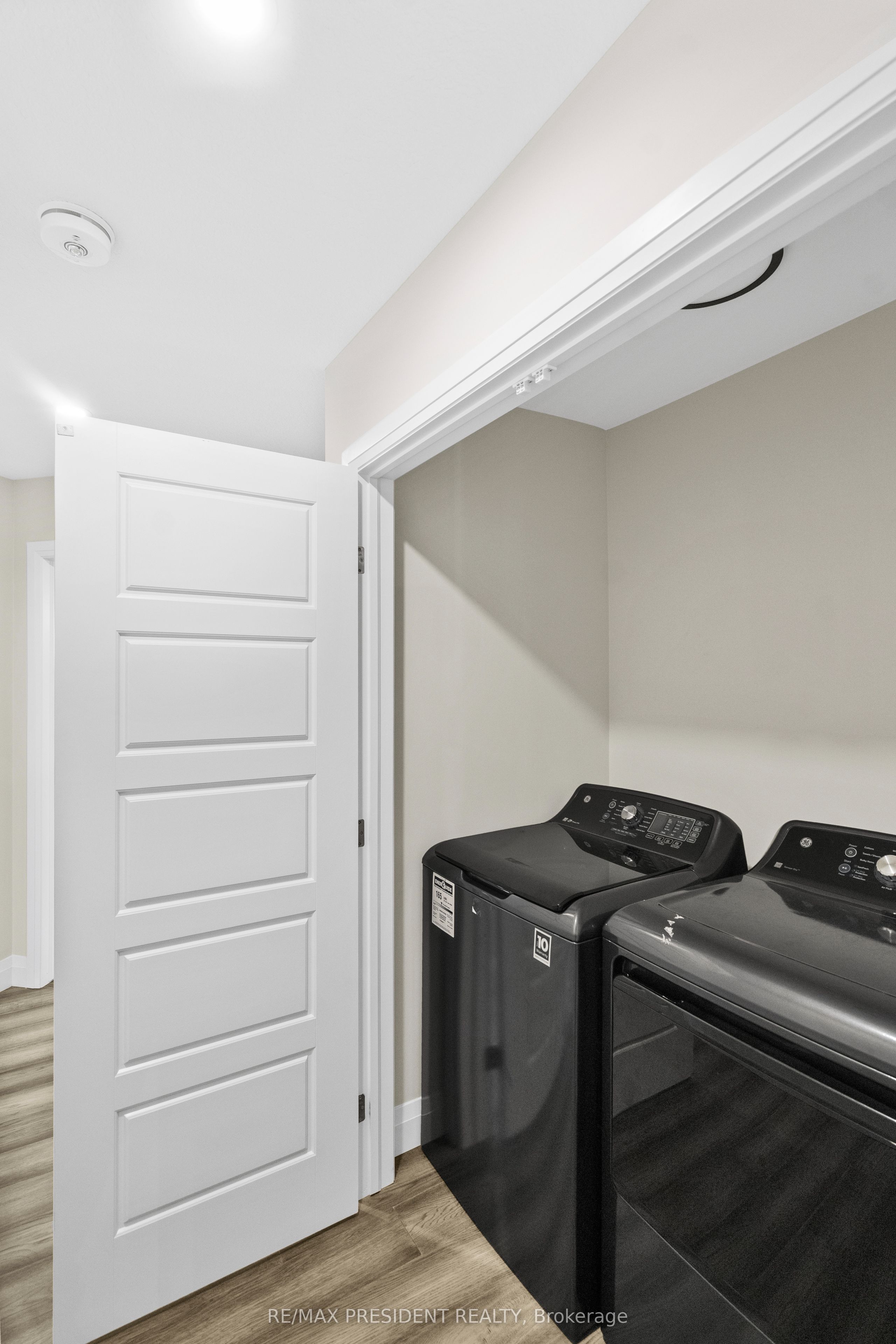 191 Foxborough Place Property Photo 38