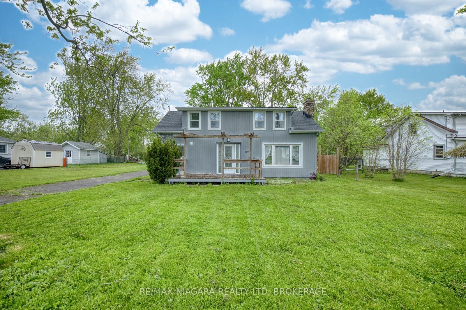 3252 Young Avenue Property Photo 3