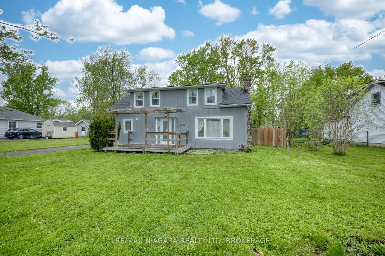 3252 Young Avenue Property Photo 4