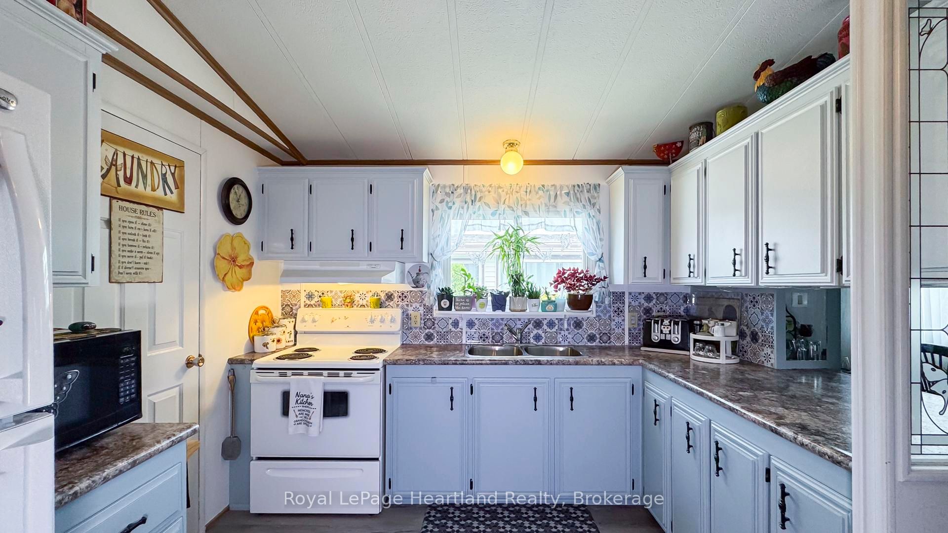 45 Redford Drive Property Photo 3