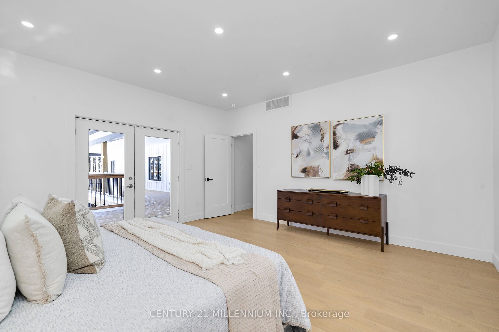 5450 Fifth Line Property Photo 24