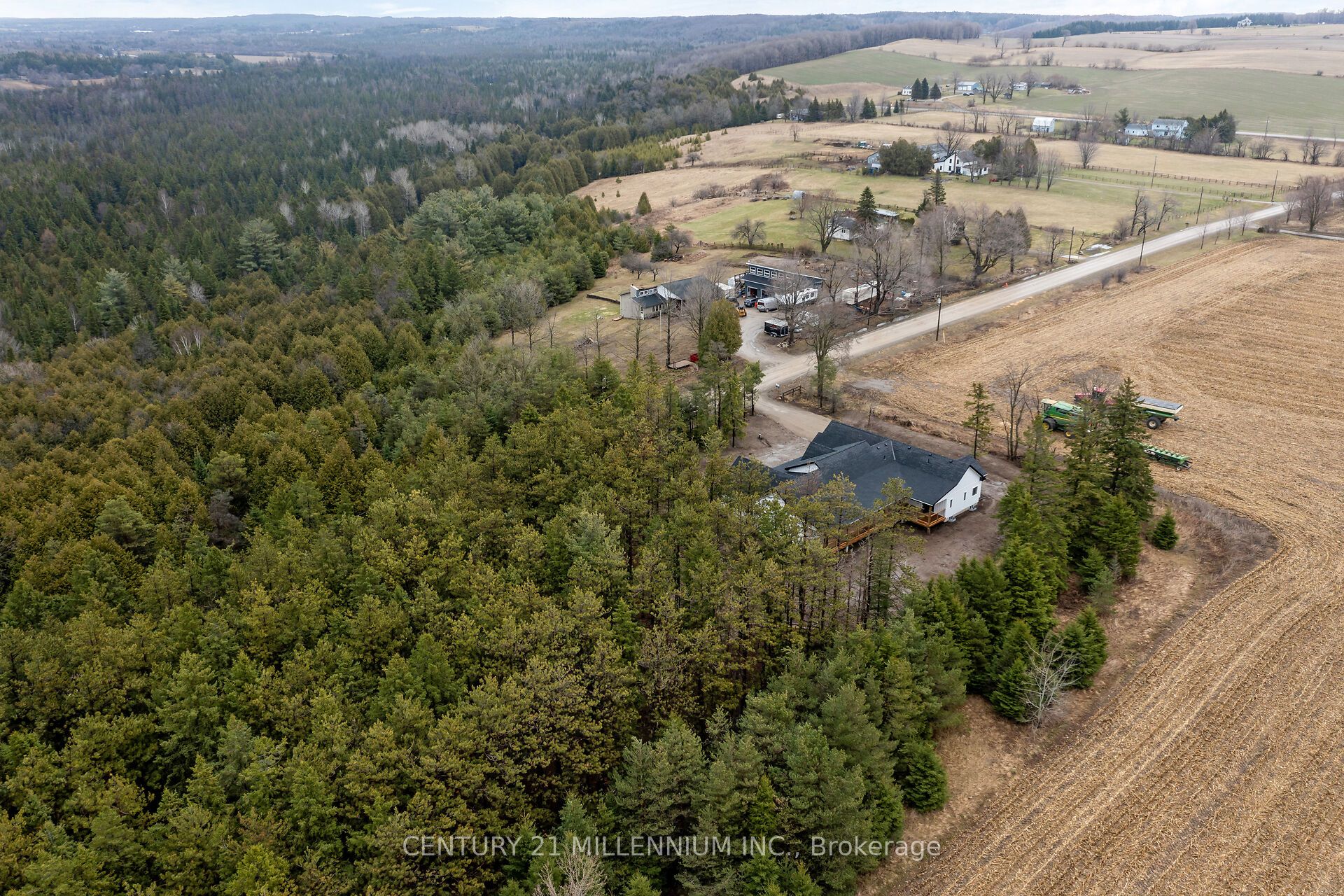 5450 Fifth Line Property Photo 45