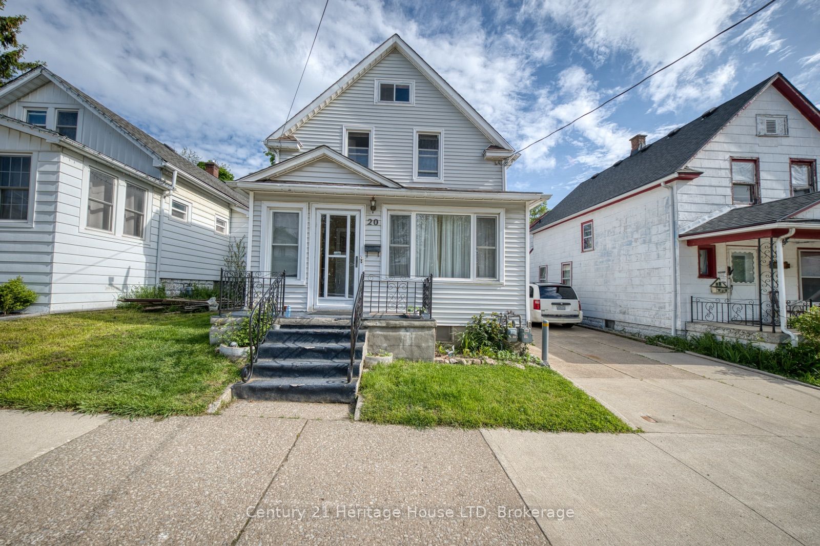 20 Dufferin Street Property Photo 1