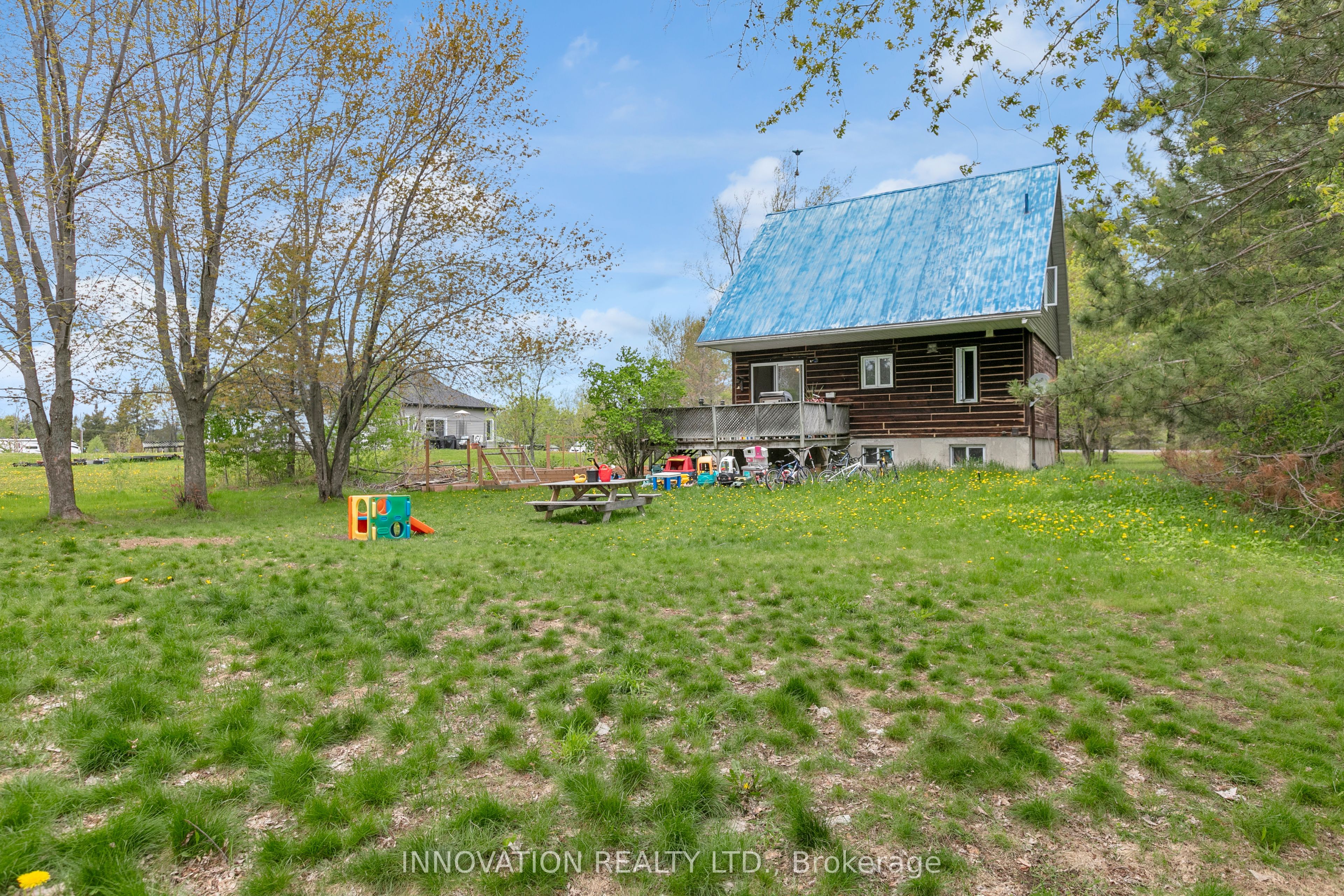 2911 Chartrand Street Property Photo 24