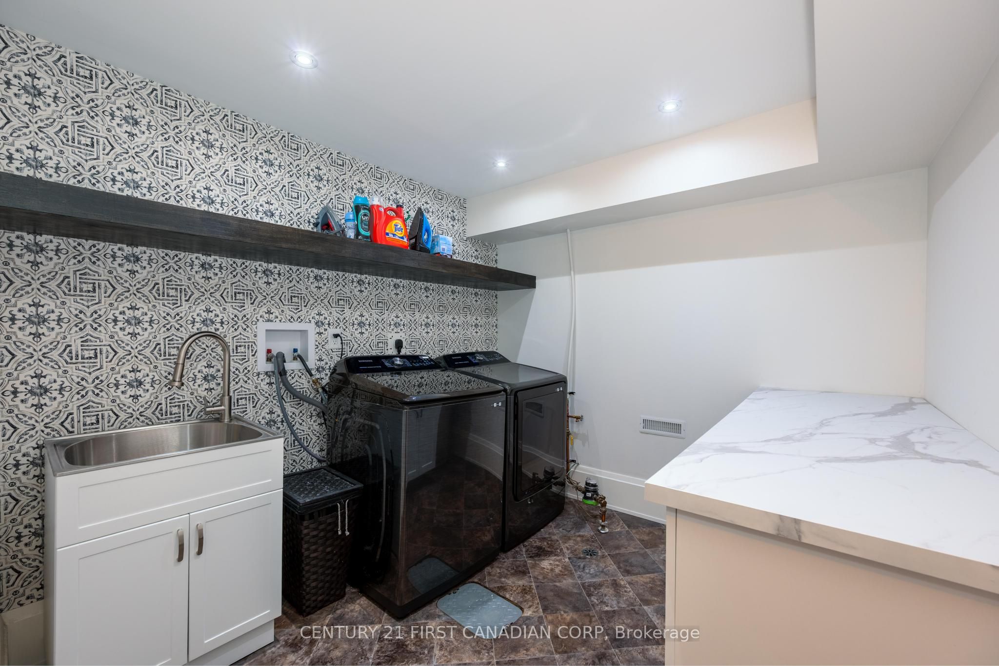 168 Gibson Crescent Property Photo 27