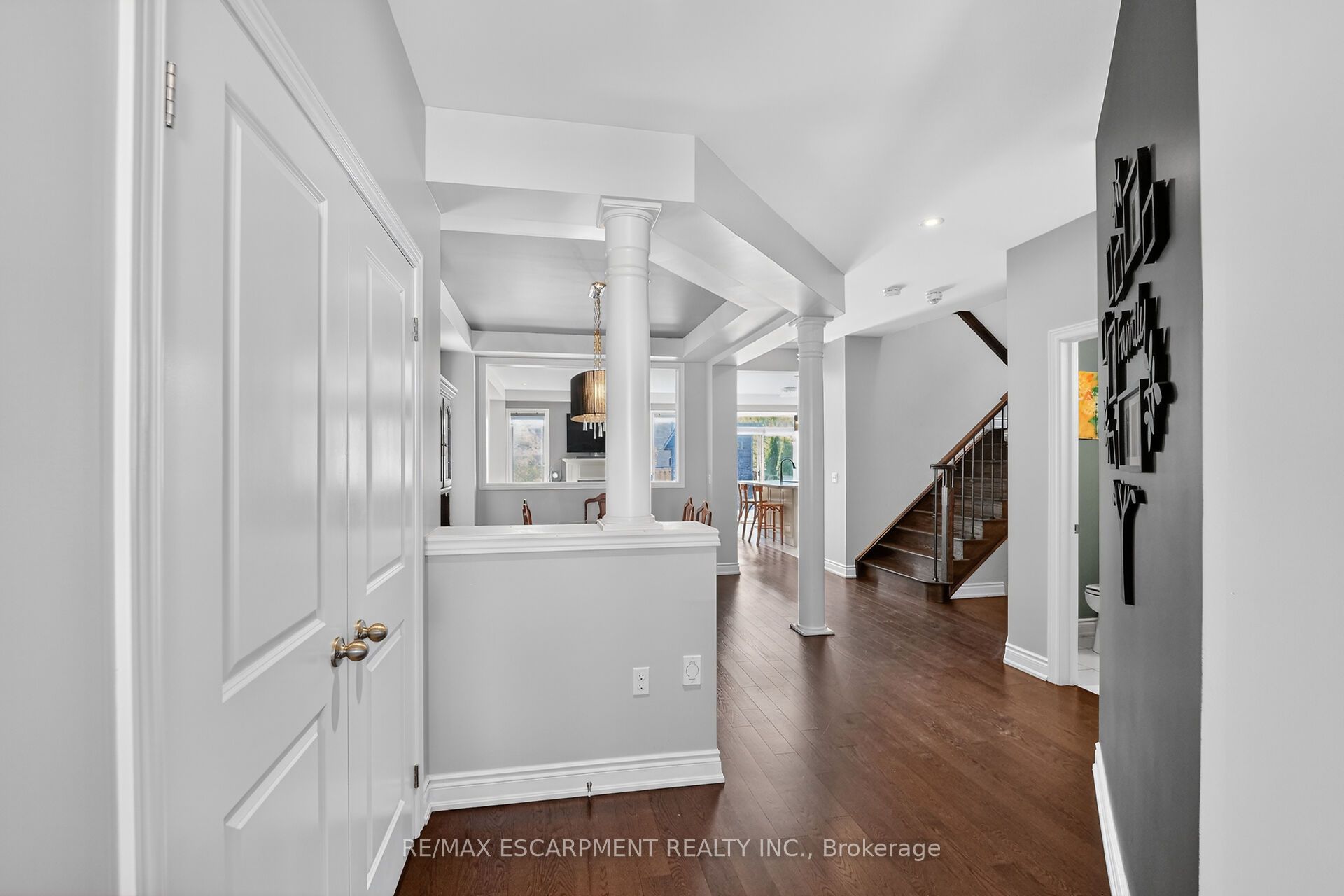 82 Chaumont Drive Property Photo 6