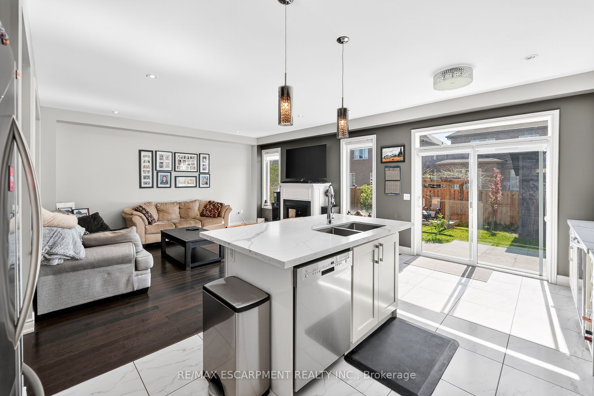 82 Chaumont Drive Property Photo 12