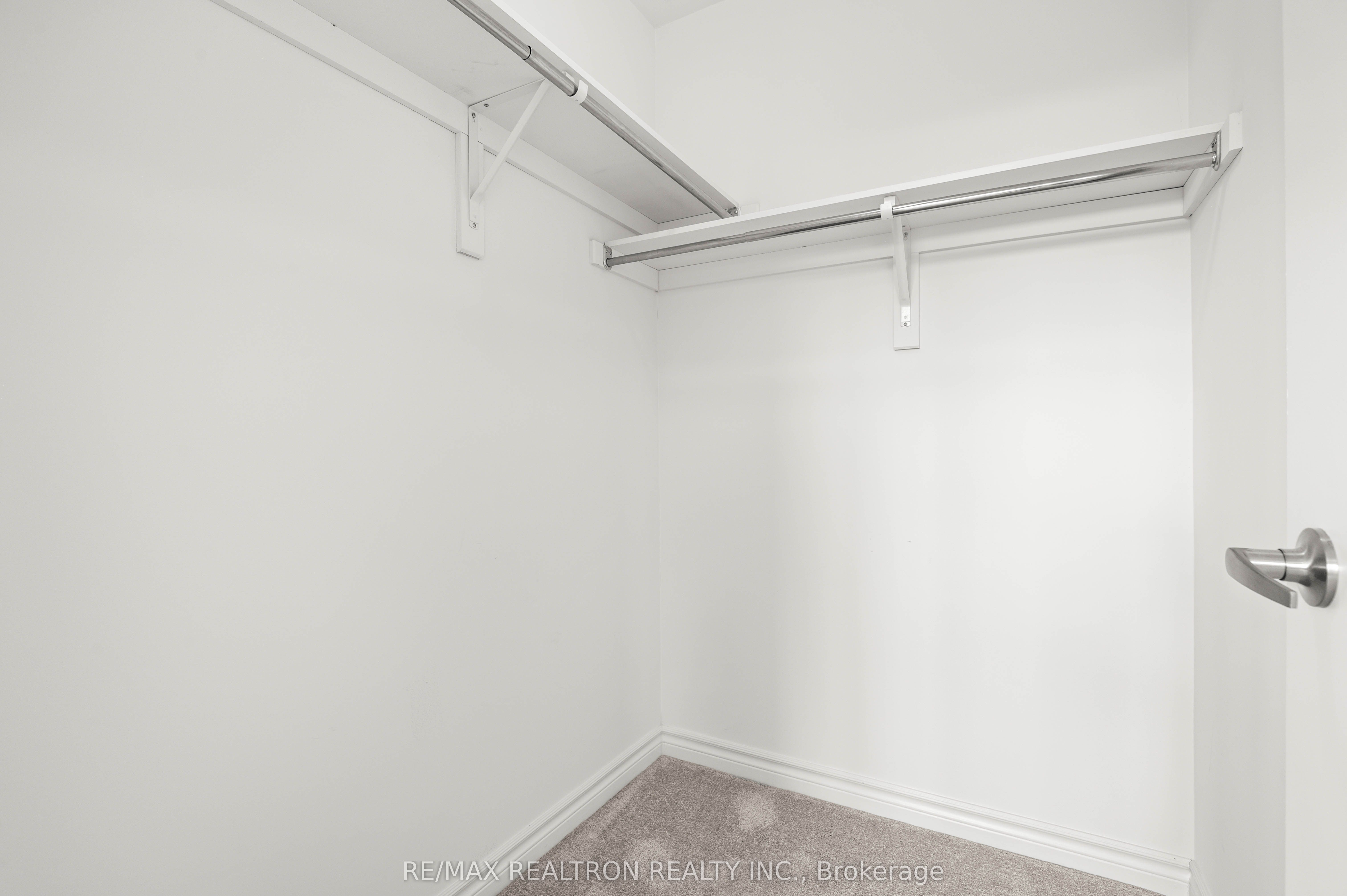 434 Vandusen Avenue Property Photo 28