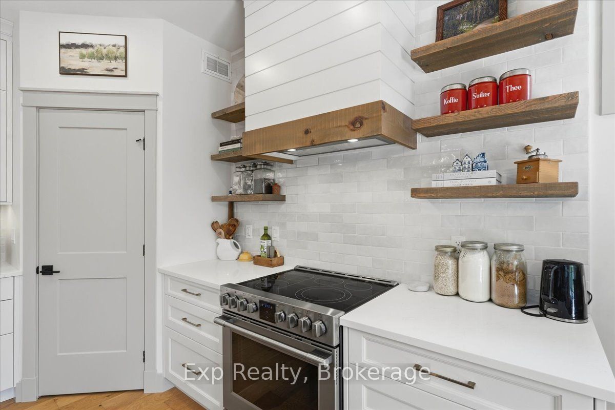 1296 Clearview Road Property Photo 9