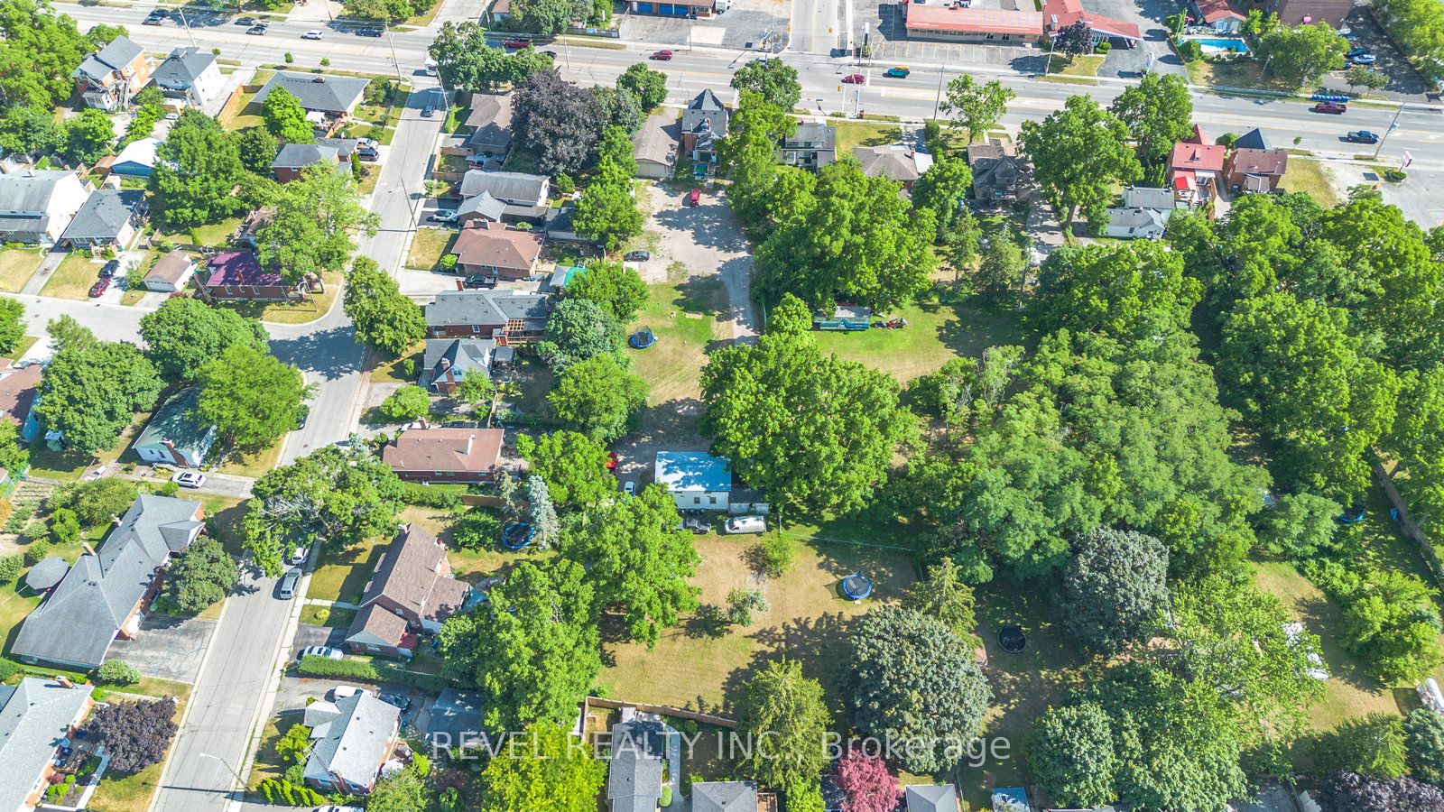 816 Colborne Street E Property Photo 5