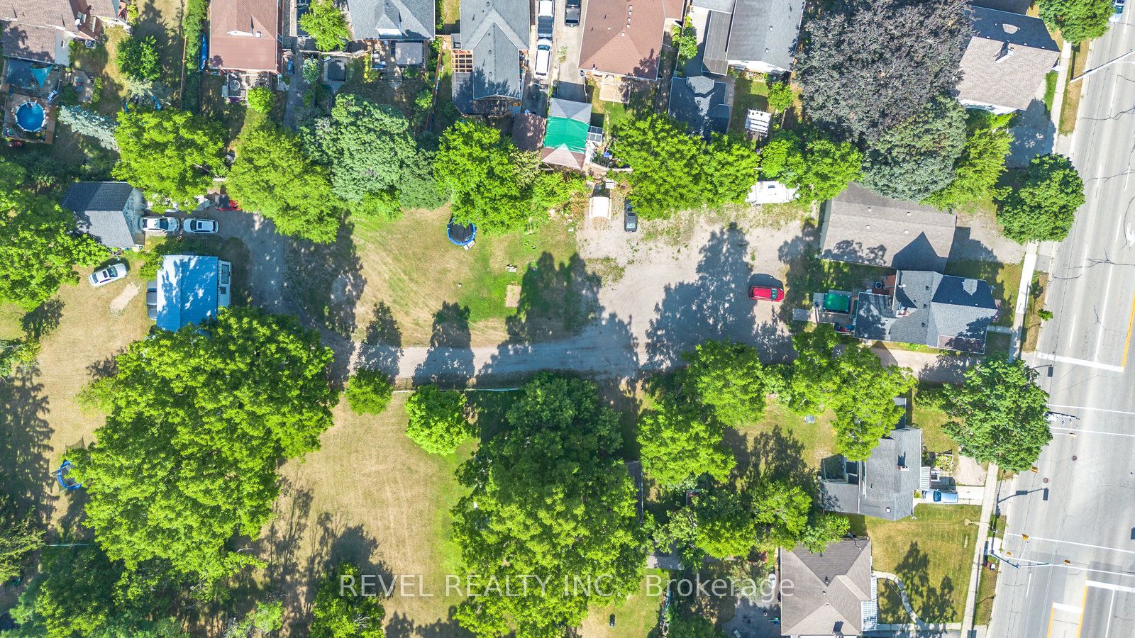 816 Colborne Street E Property Photo 12
