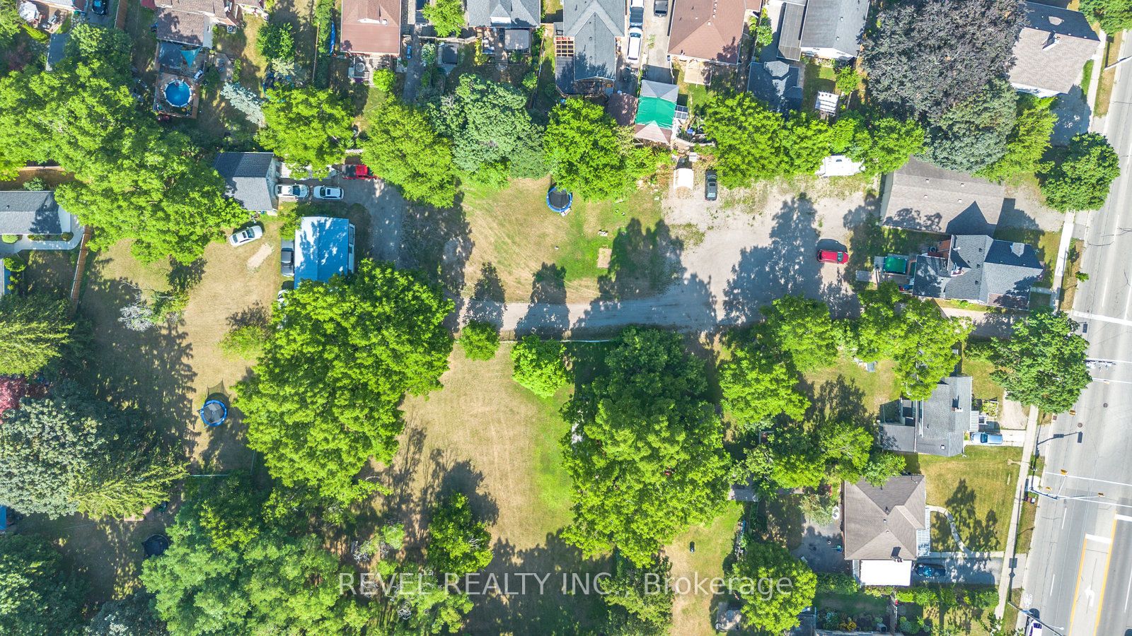 816 Colborne Street E Property Photo 13