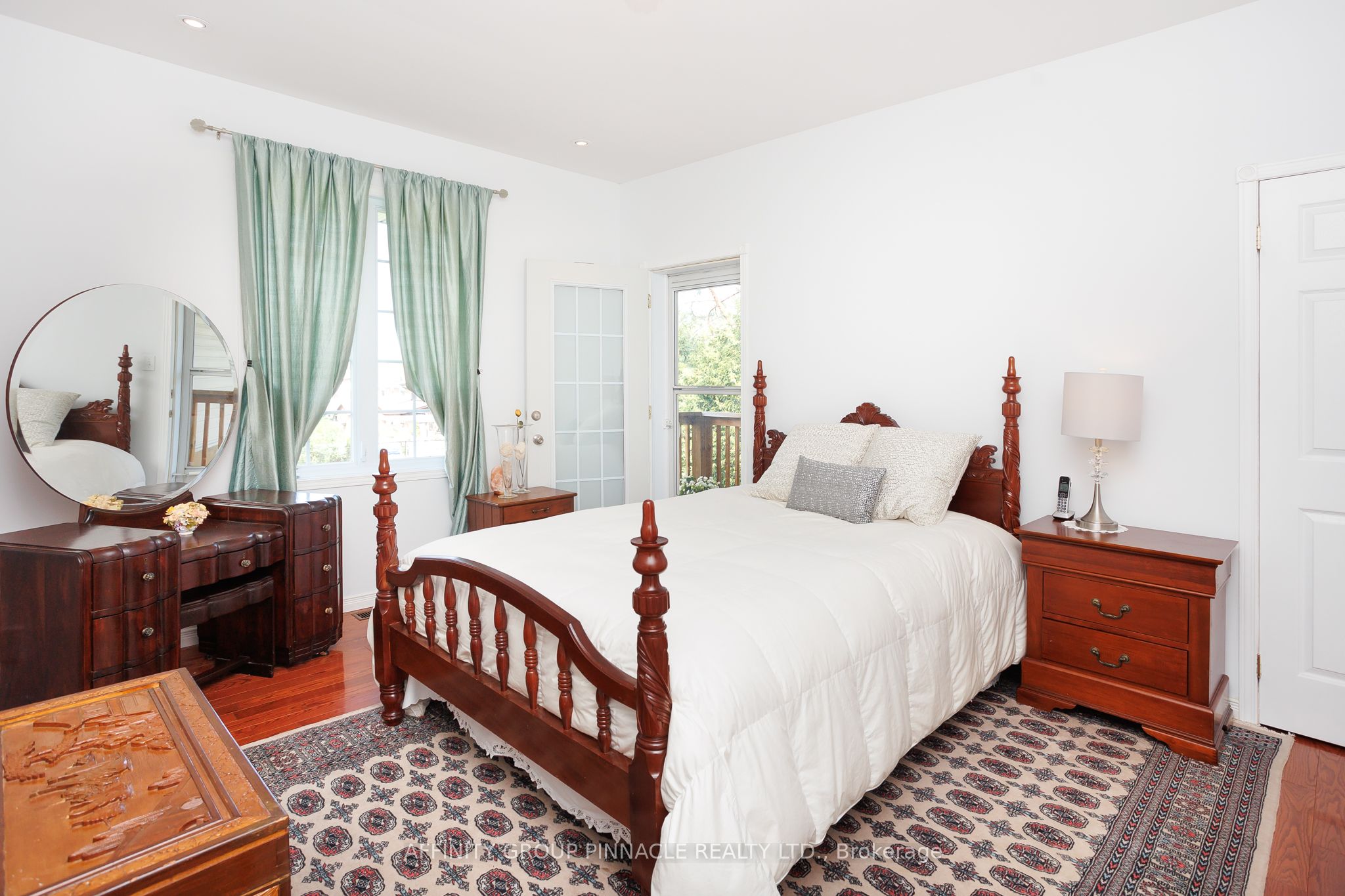 4 Head Street Property Photo 13