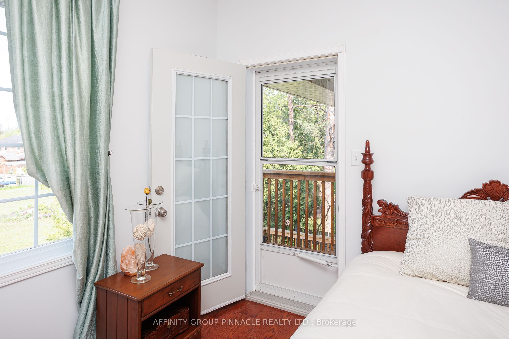 4 Head Street Property Photo 14