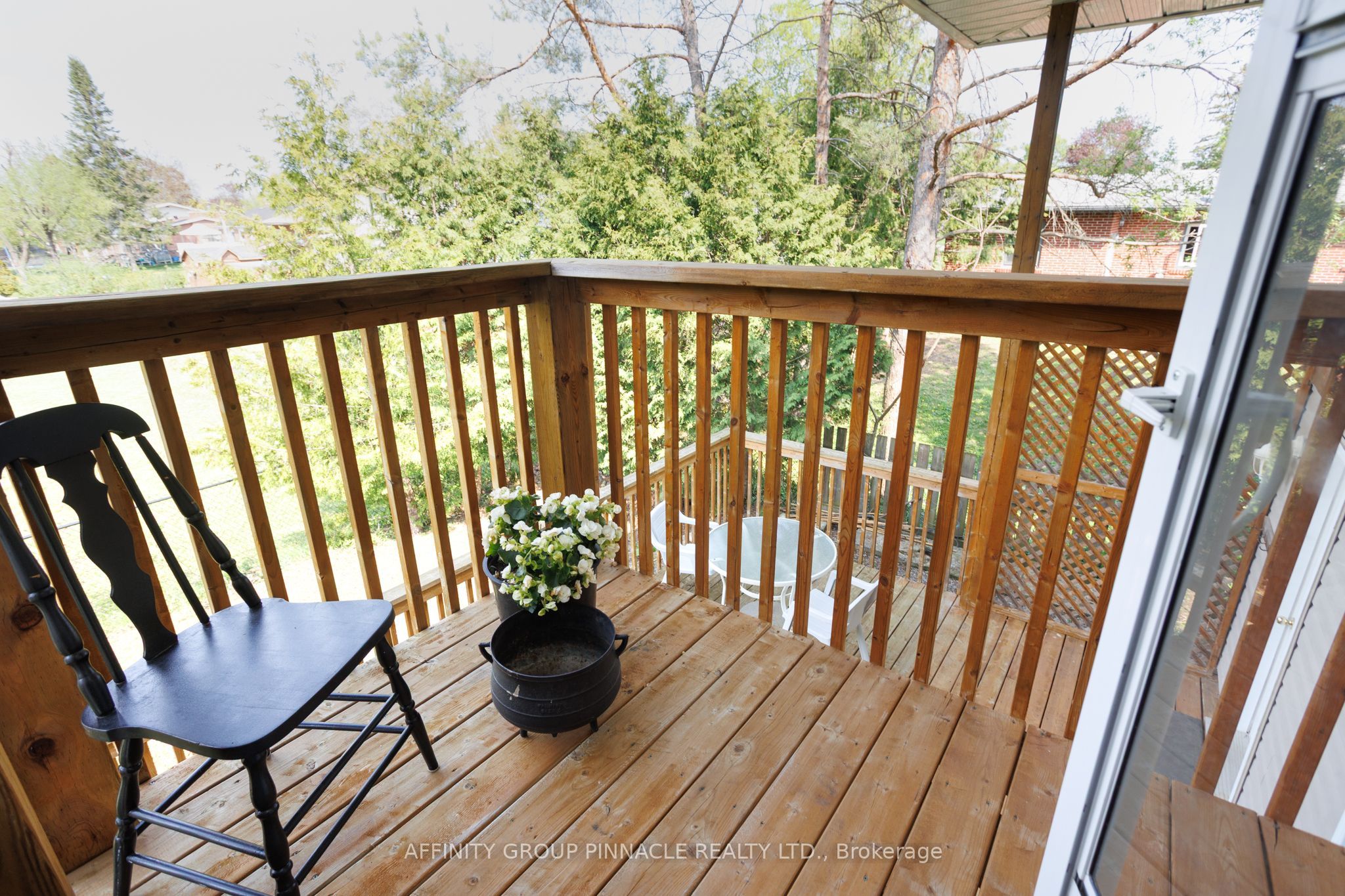 4 Head Street Property Photo 15