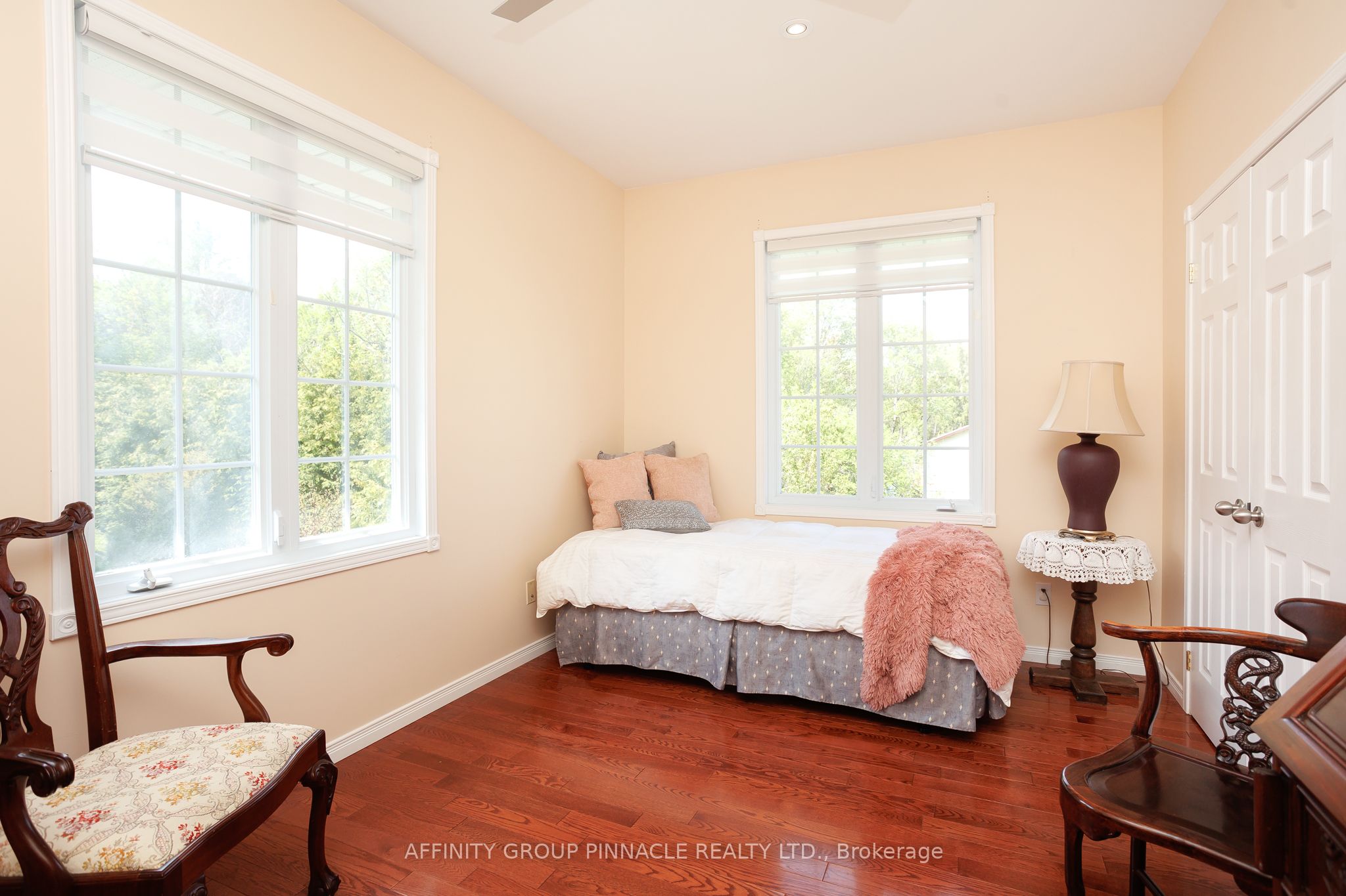 4 Head Street Property Photo 18