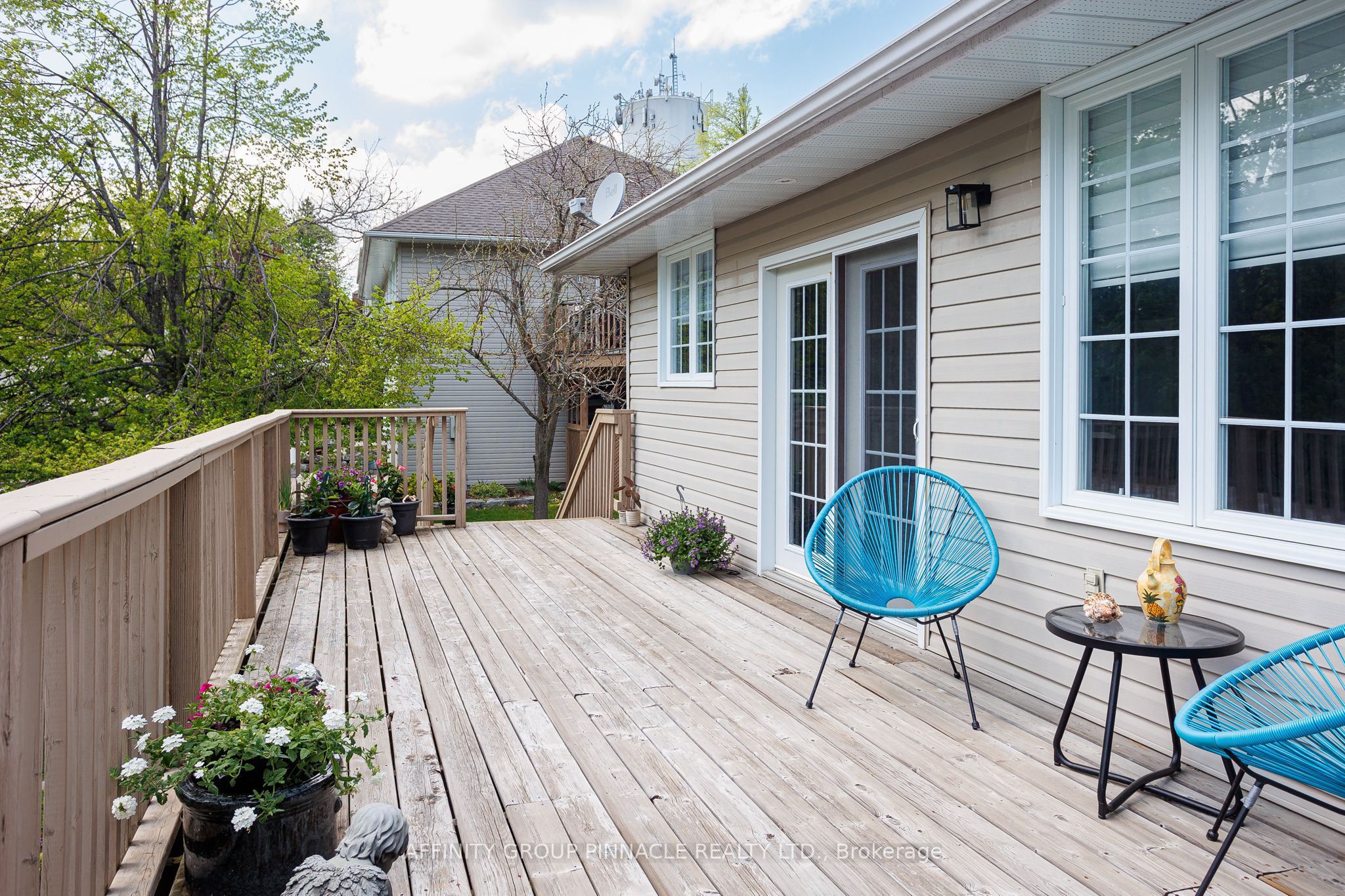 4 Head Street Property Photo 35