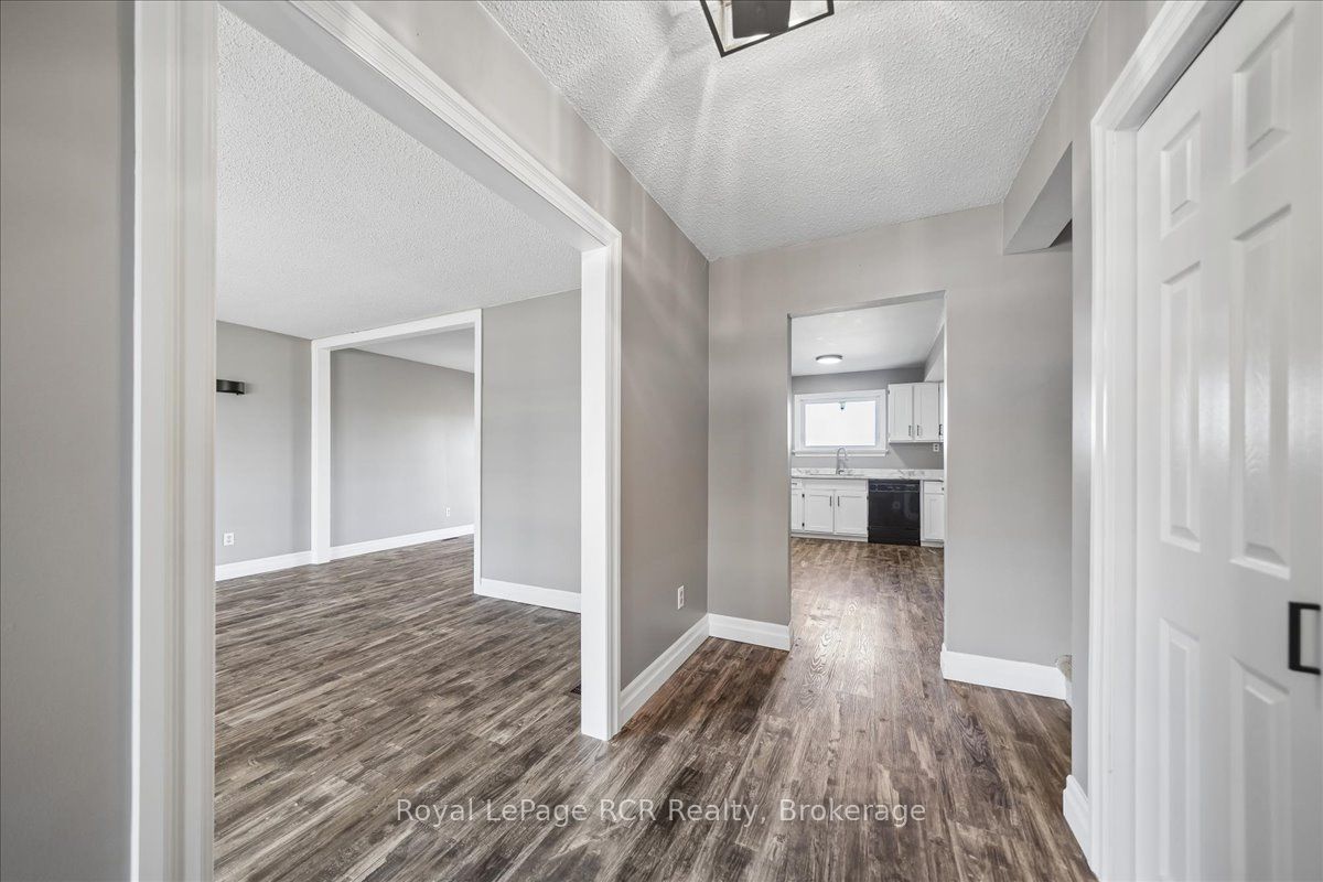 883 30th Street W Property Photo 8