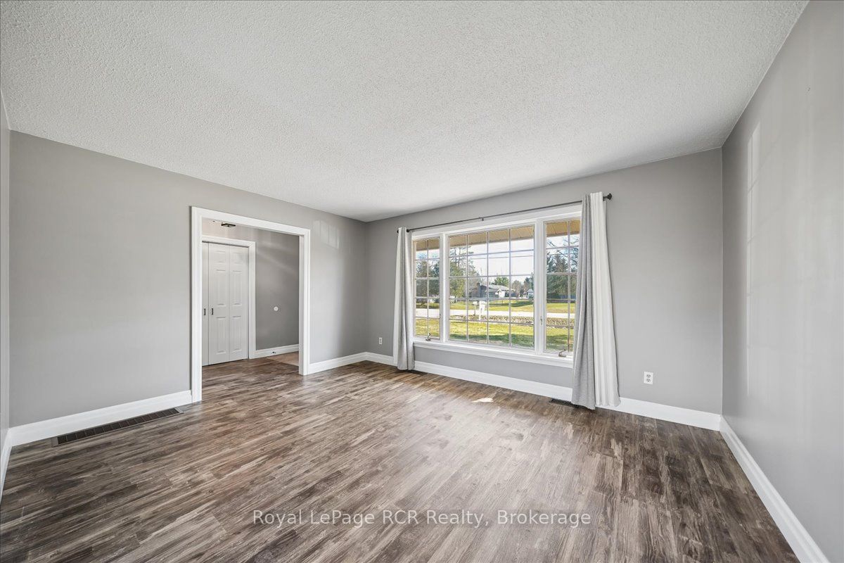 883 30th Street W Property Photo 10