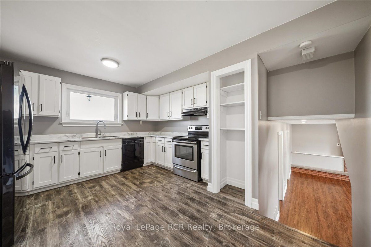 883 30th Street W Property Photo 14