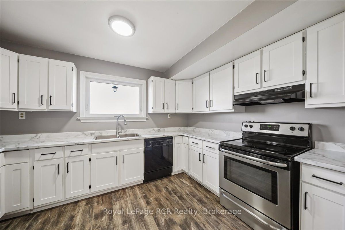 883 30th Street W Property Photo 15