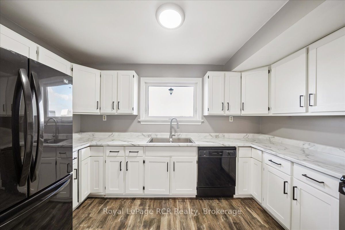 883 30th Street W Property Photo 16