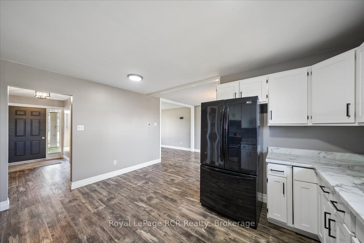 883 30th Street W Property Photo 17