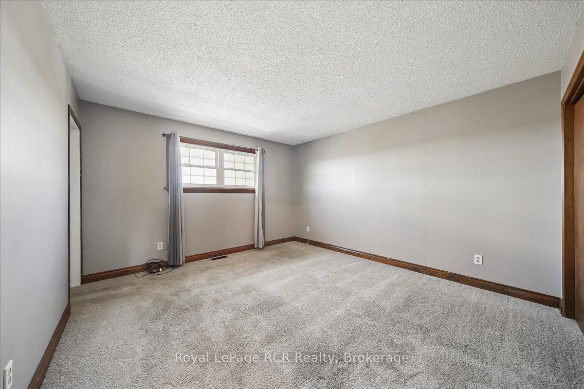 883 30th Street W Property Photo 21