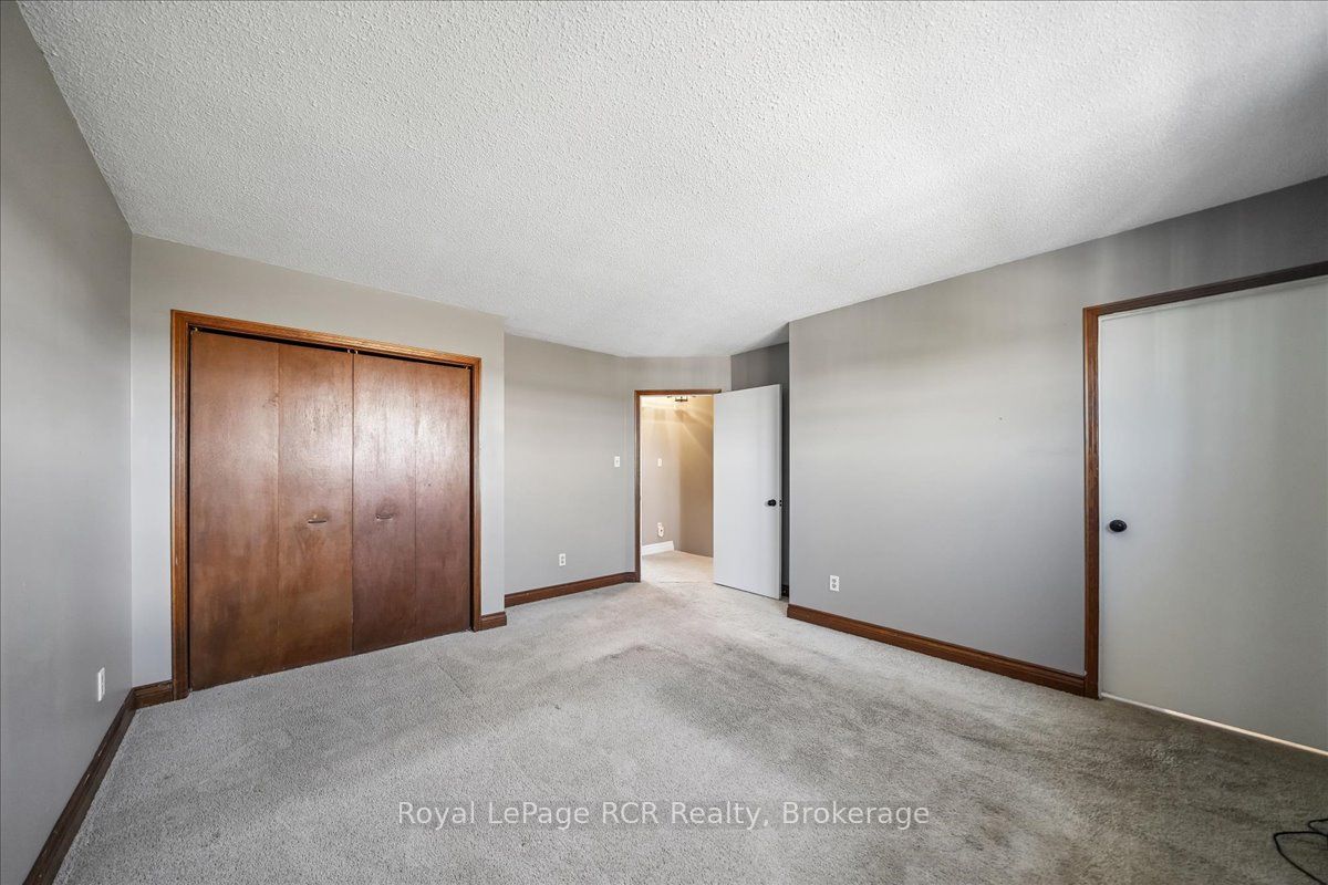 883 30th Street W Property Photo 22