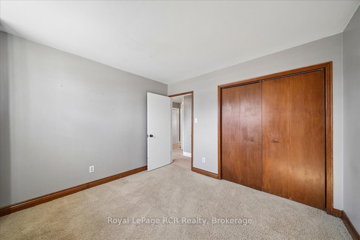 883 30th Street W Property Photo 28